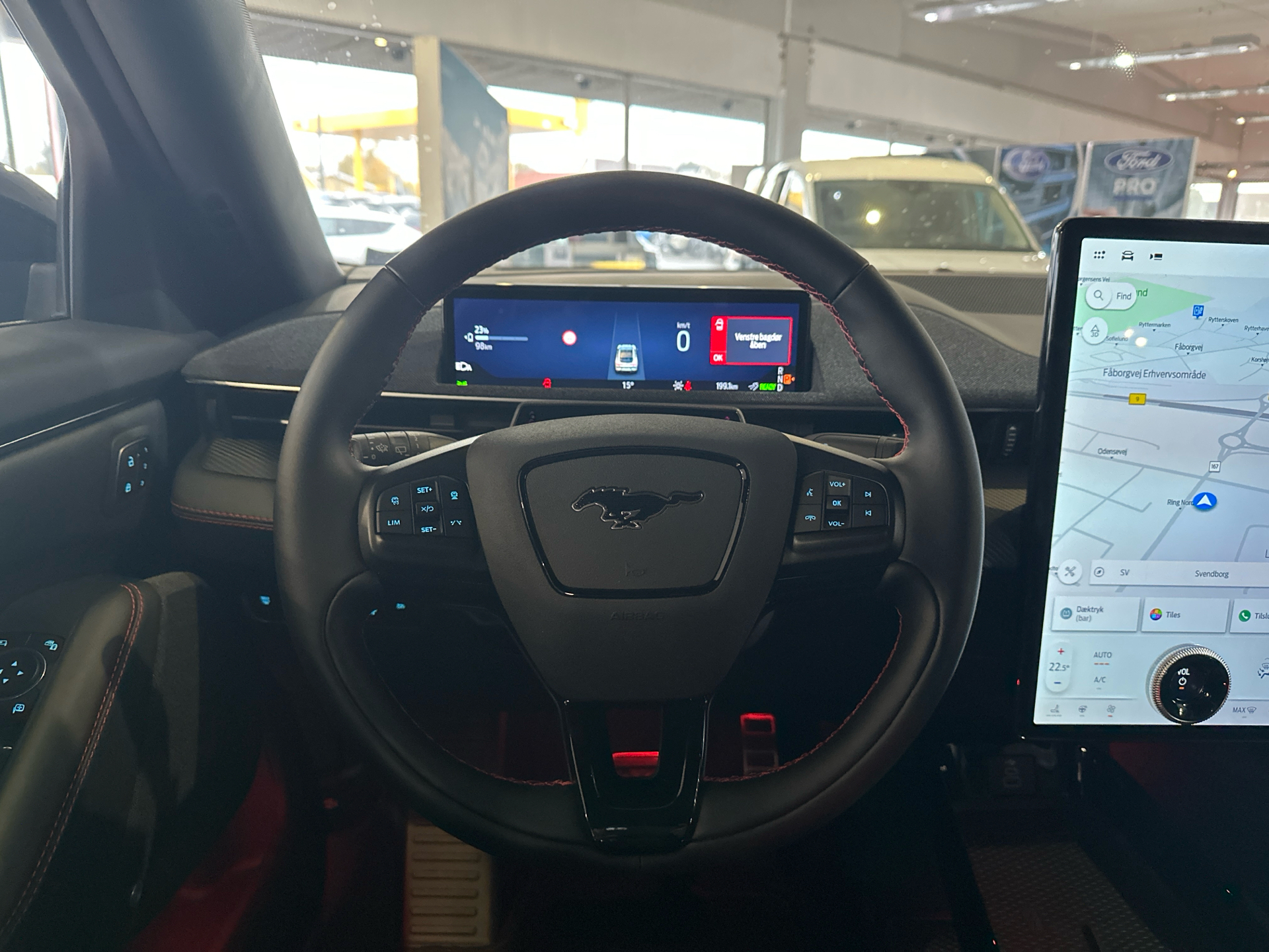 Billede af Ford Mustang Mach-E EL UR Premium AWD 375HK 5d Aut.