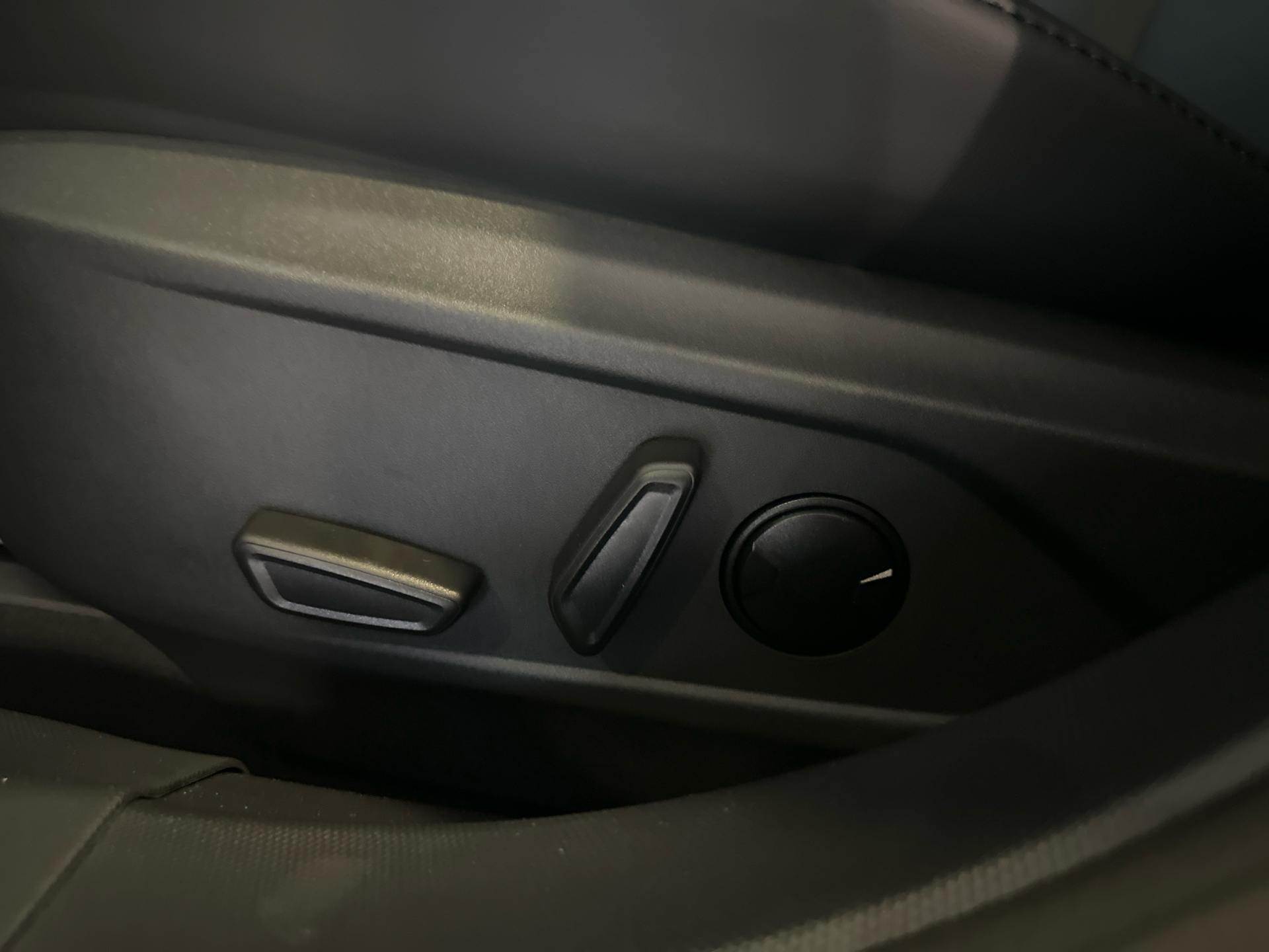 Billede af Ford Mustang Mach-E EL UR Premium AWD 375HK 5d Aut.