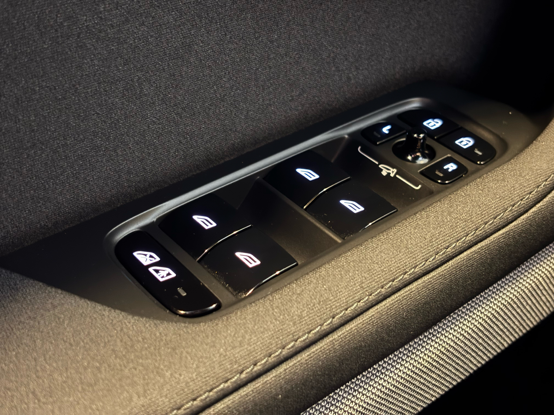 Billede af Polestar 2 EL Long range Single motor 231HK 5d Aut.