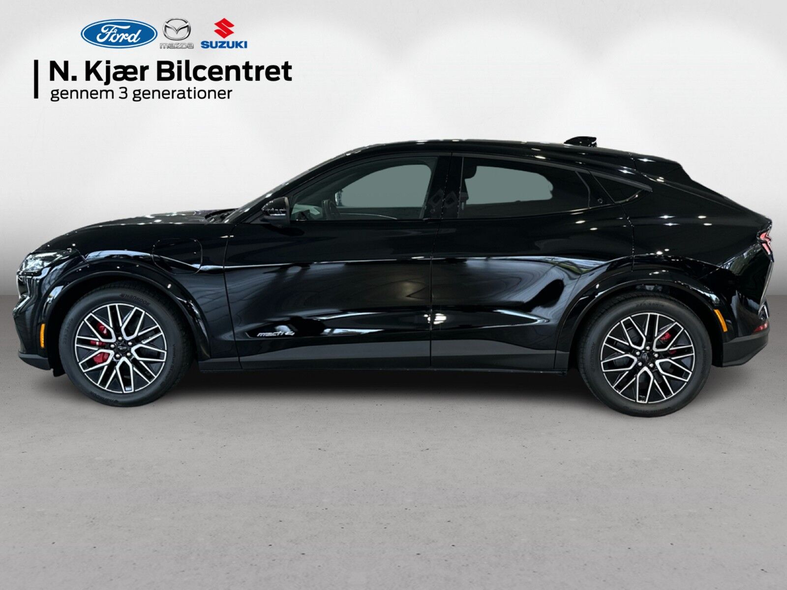 Billede af Ford Mustang Mach-E EL UR Premium AWD 375HK 5d Aut.