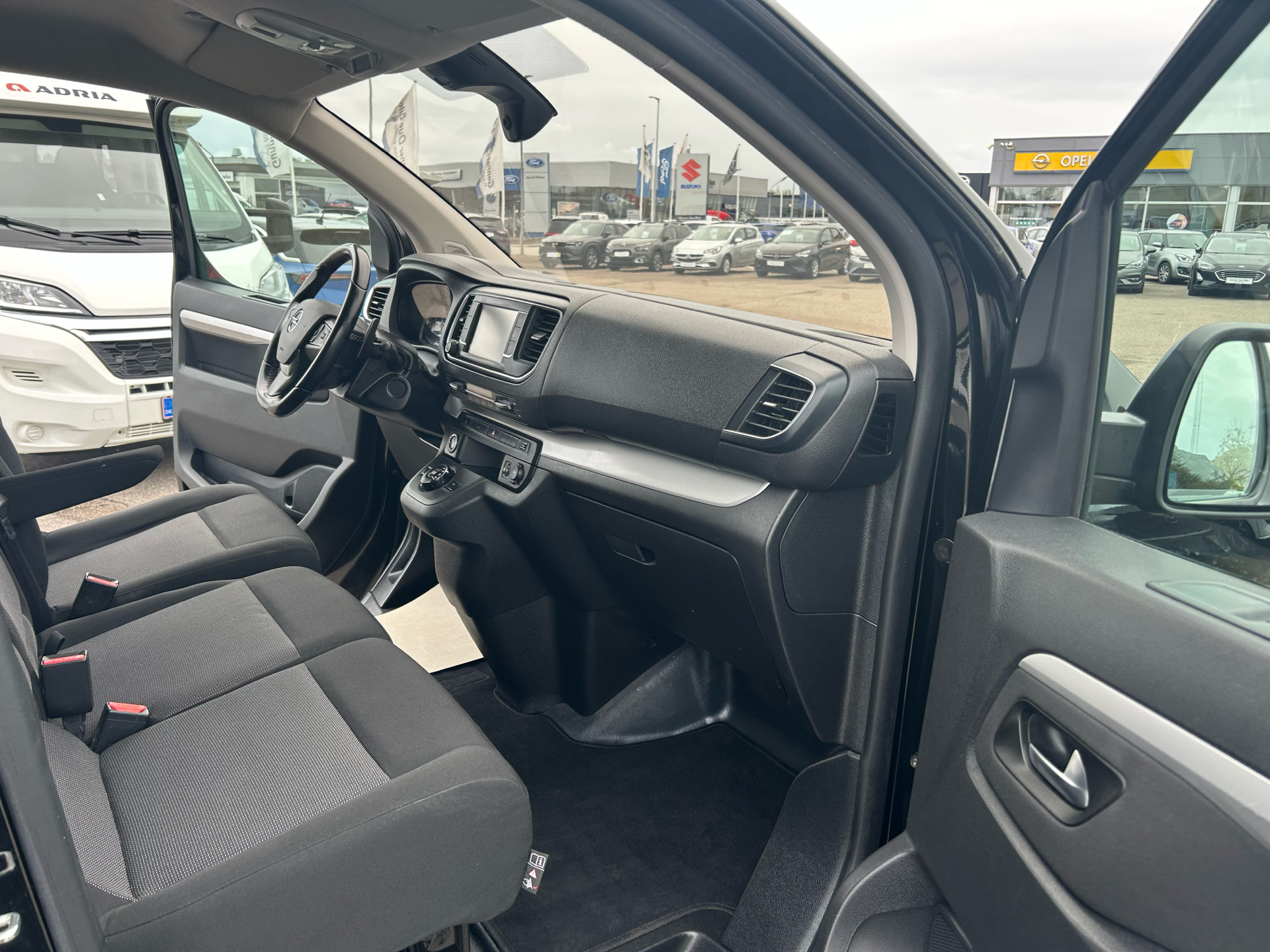 Billede af Opel Vivaro L3V2 2,0 BlueHDi Enjoy+ AT8 145HK Van 8g Aut.