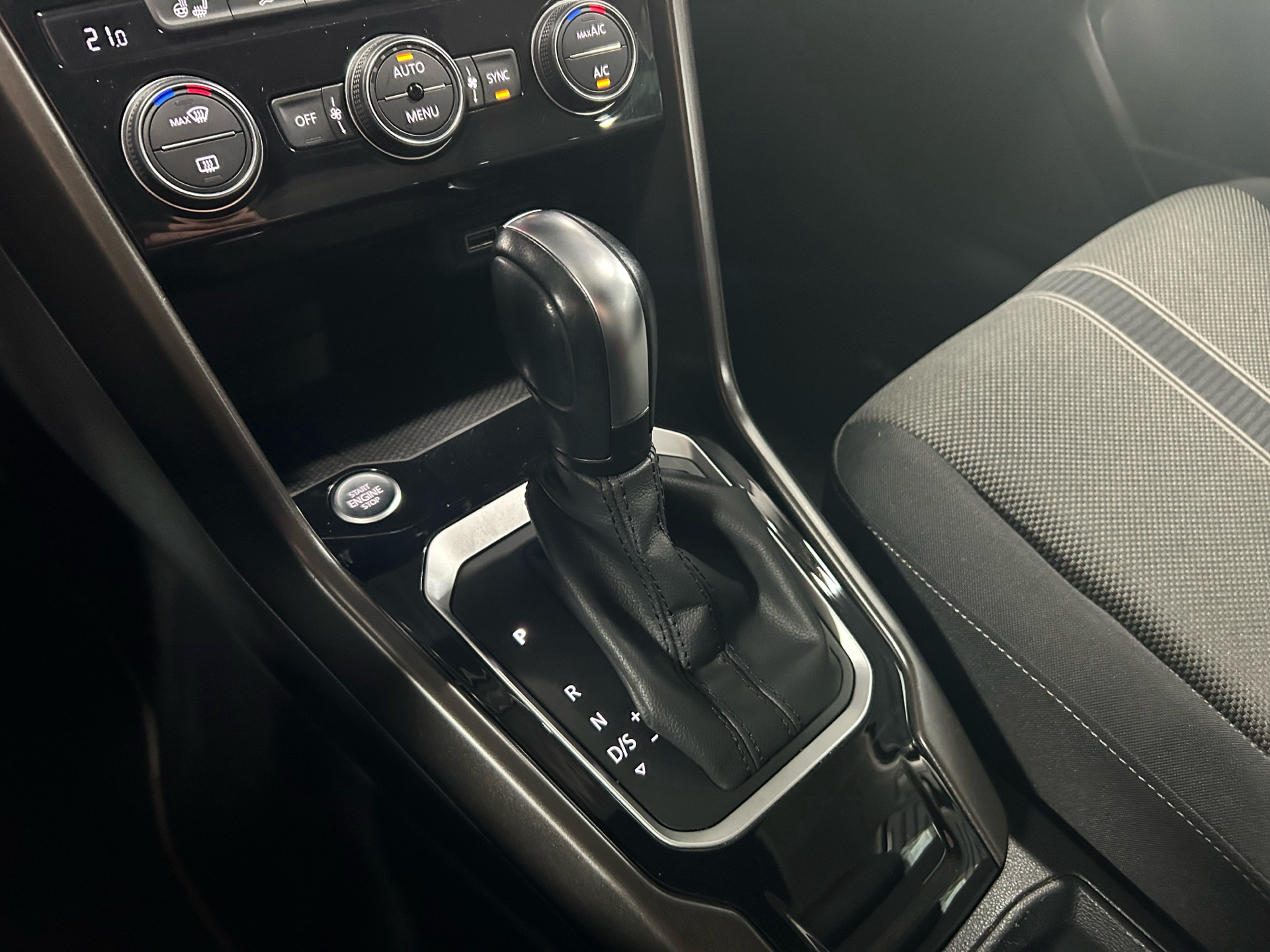 Billede af VW T-Roc 1,5 TSI ACT Style Plus DSG 150HK 5d 7g Aut.