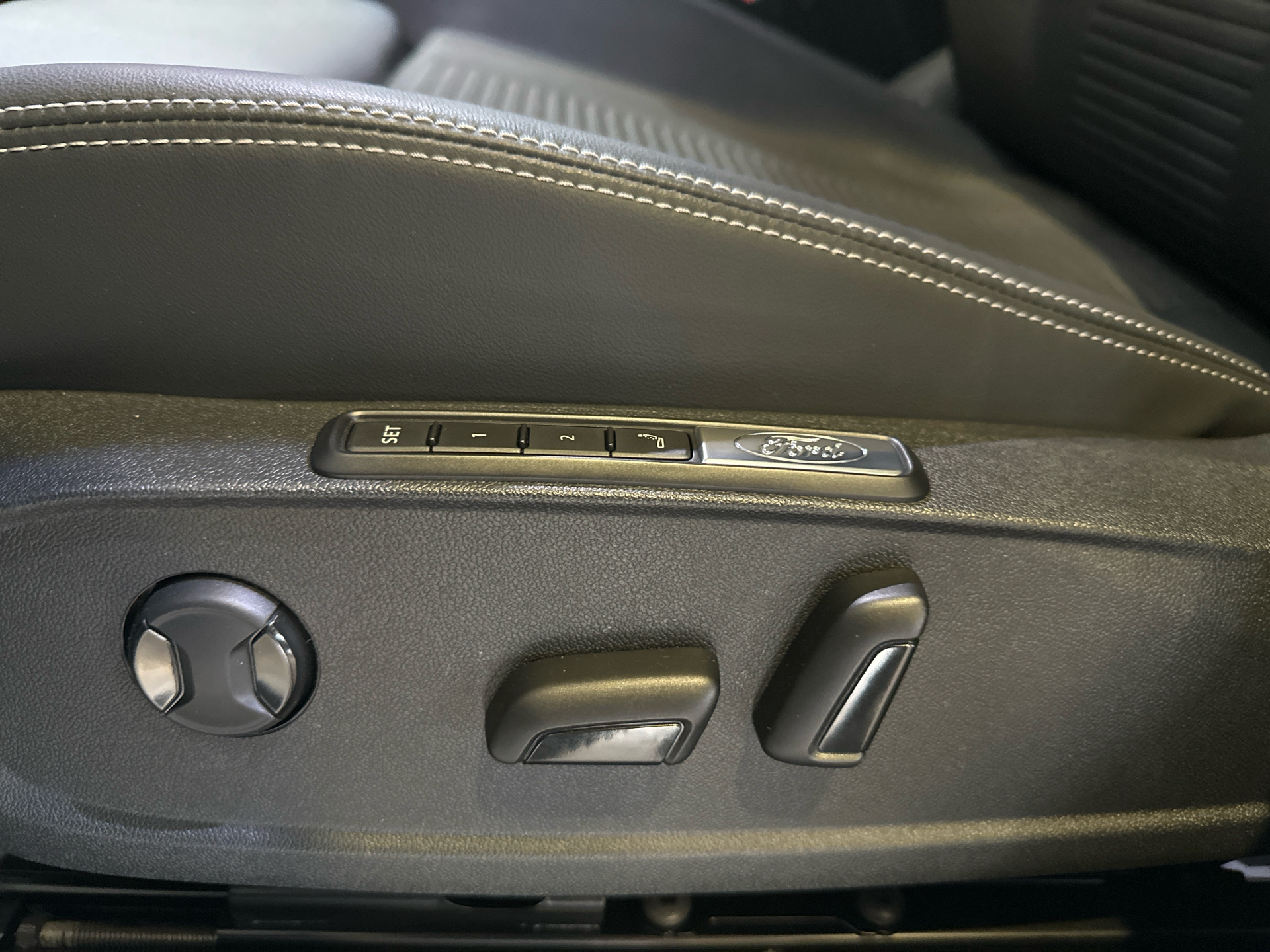 Billede af Ford Explorer EL UR Select AWD 340HK 5d Aut.