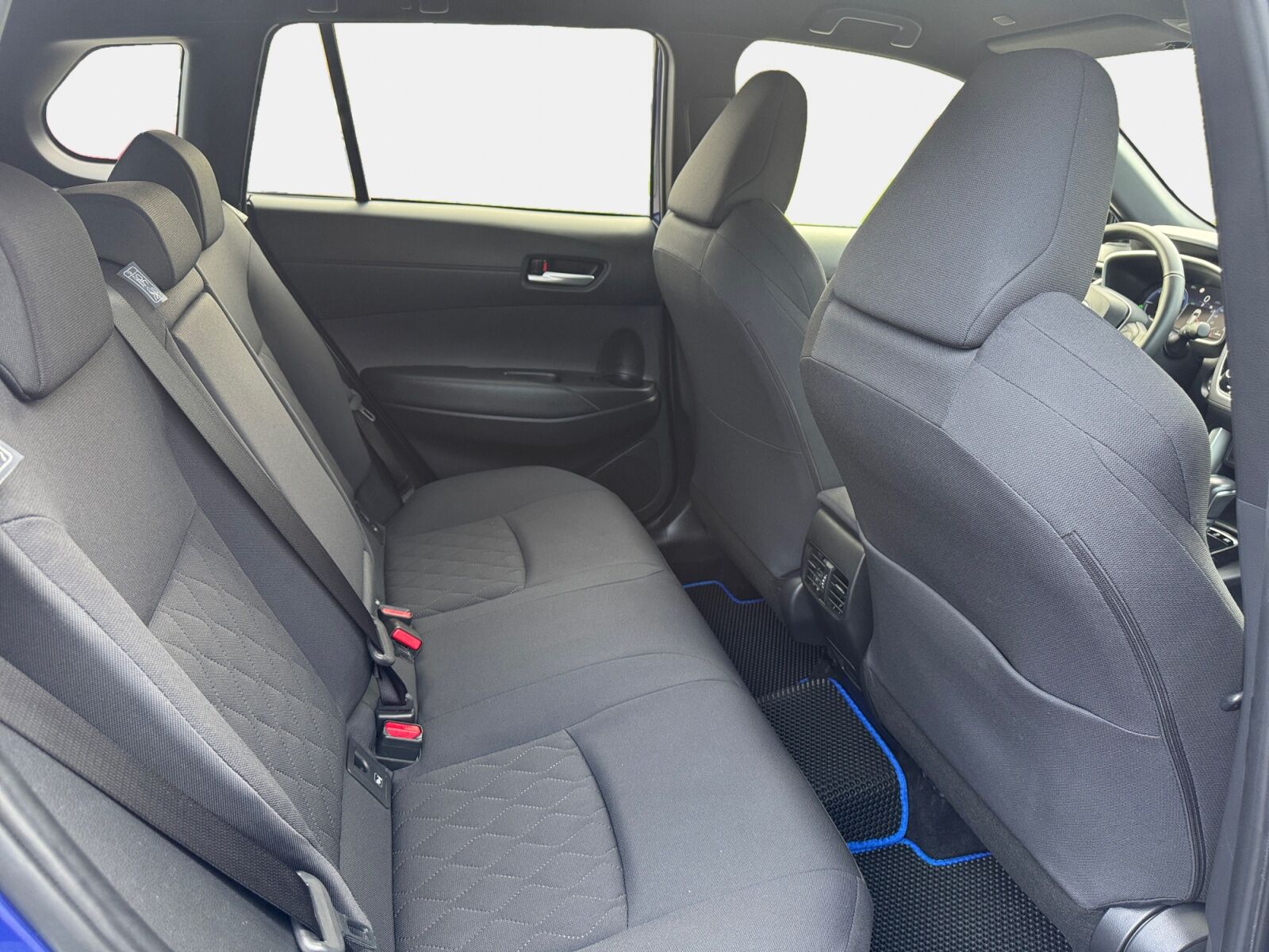 Billede af Toyota Corolla Cross 2,0 Hybrid Style E-CVT 197HK 5d Aut.