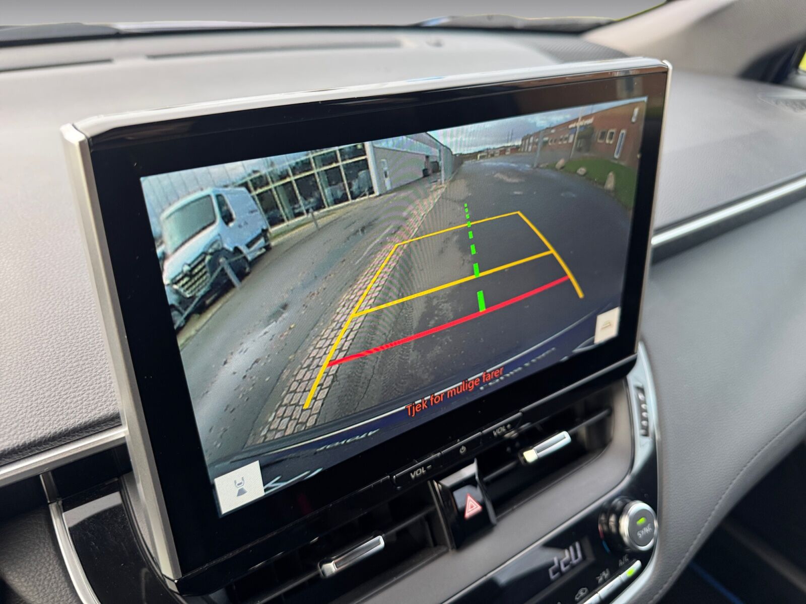 Billede af Toyota Corolla Cross 2,0 Hybrid Style E-CVT 197HK 5d Aut.