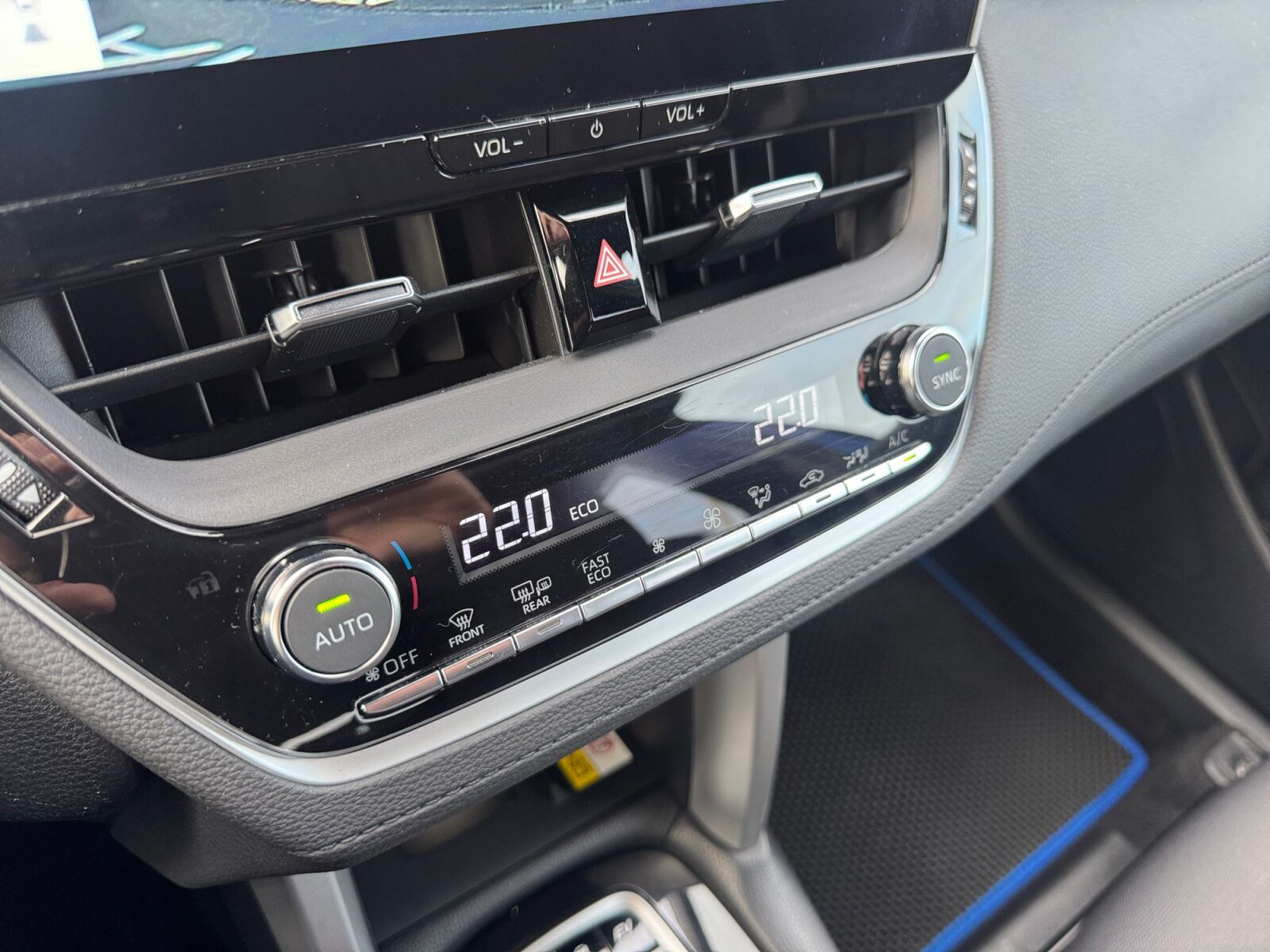 Billede af Toyota Corolla Cross 2,0 Hybrid Style E-CVT 197HK 5d Aut.