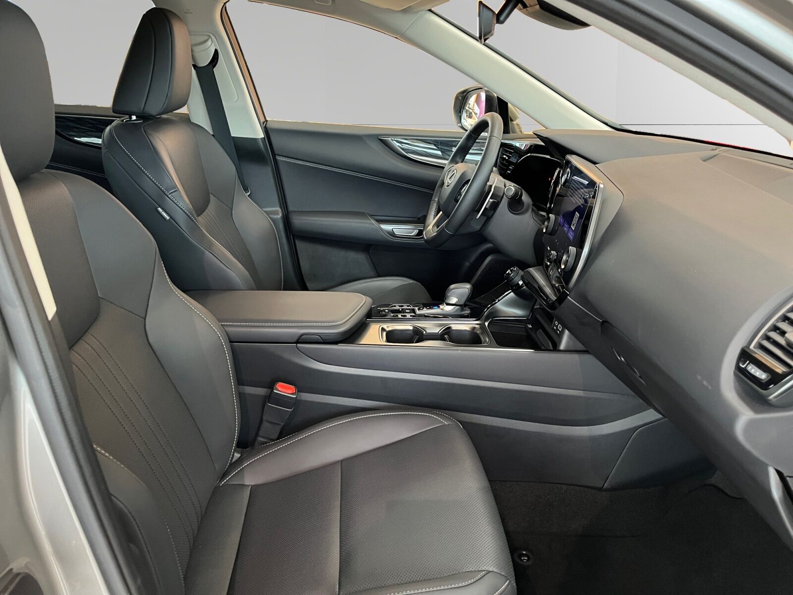 Billede af Lexus NX 450h+ 2,5 Plugin-hybrid Business Plus 4WD 309HK 5d Trinl. Gear