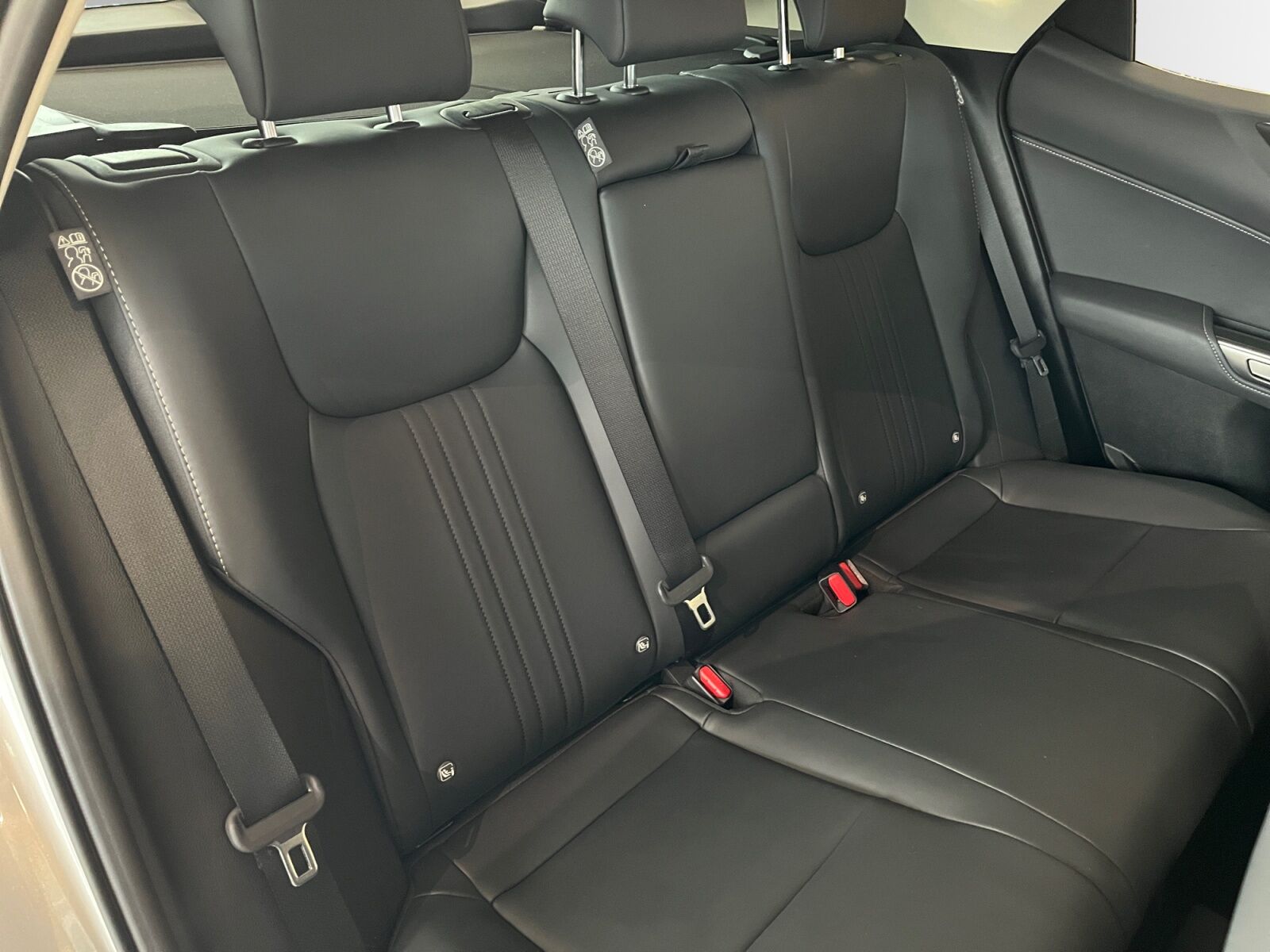 Billede af Lexus NX 450h+ 2,5 Plugin-hybrid Business Plus 4WD 309HK 5d Trinl. Gear