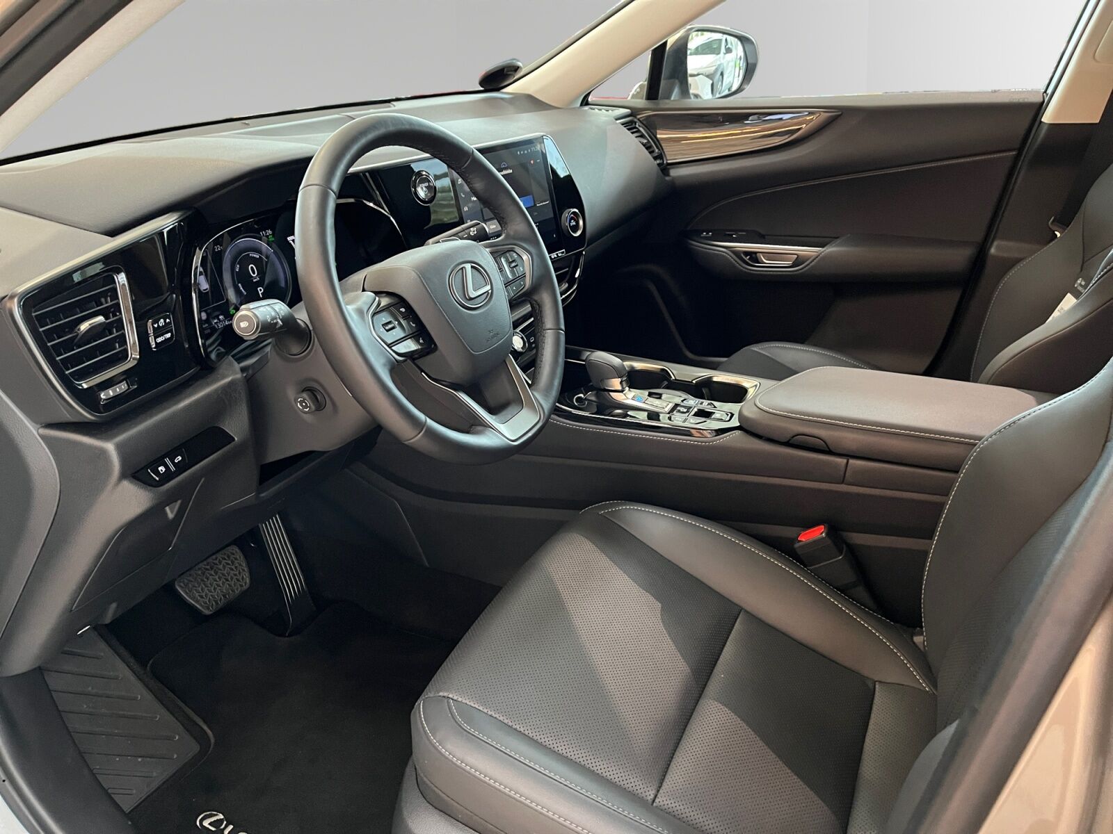 Billede af Lexus NX 450h+ 2,5 Plugin-hybrid Business Plus 4WD 309HK 5d Trinl. Gear