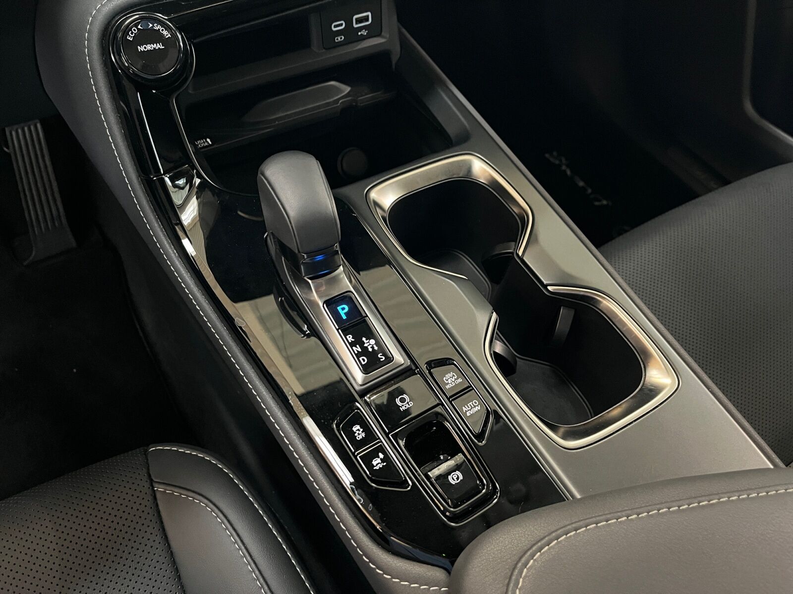 Billede af Lexus NX 450h+ 2,5 Plugin-hybrid Business Plus 4WD 309HK 5d Trinl. Gear