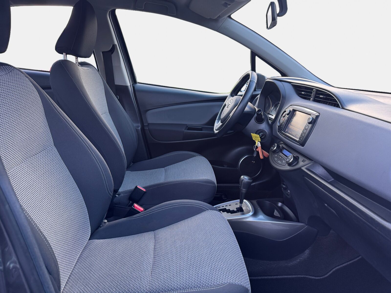 Billede af Toyota Yaris 1,5 Hybrid H2 E-CVT 100HK 5d Trinl. Gear