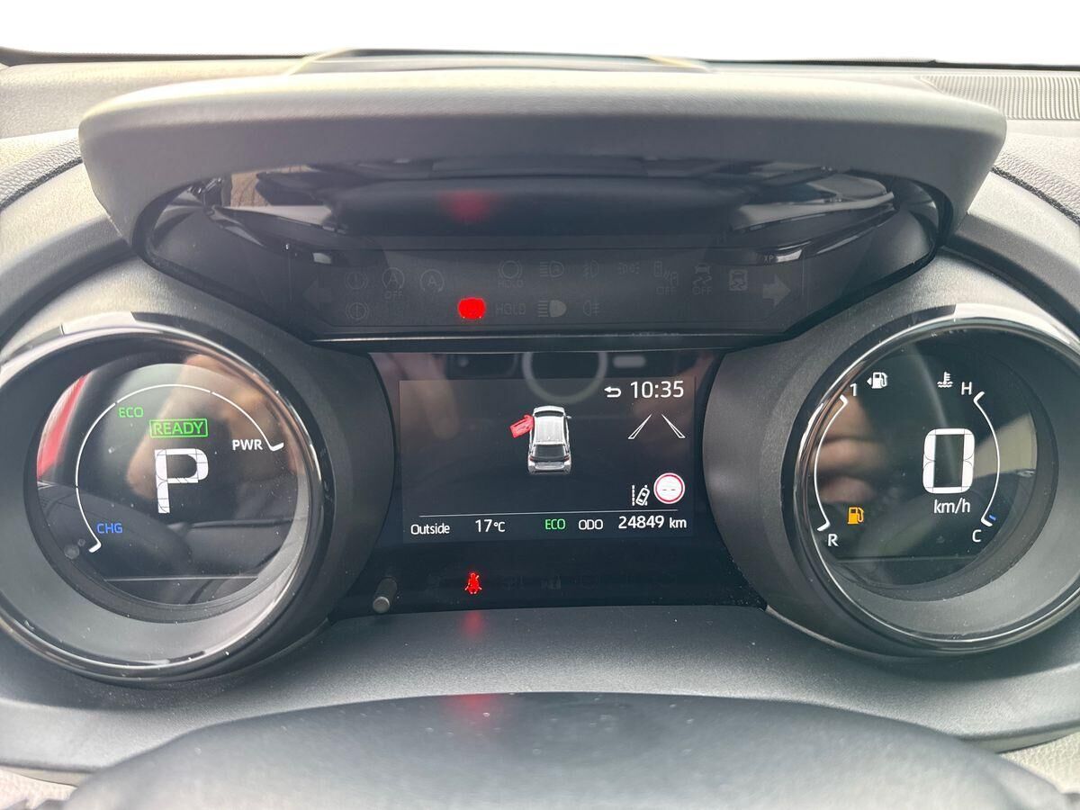 Billede af Toyota Yaris 1,5 Hybrid Elegant Panorama 116HK 5d Trinl. Gear