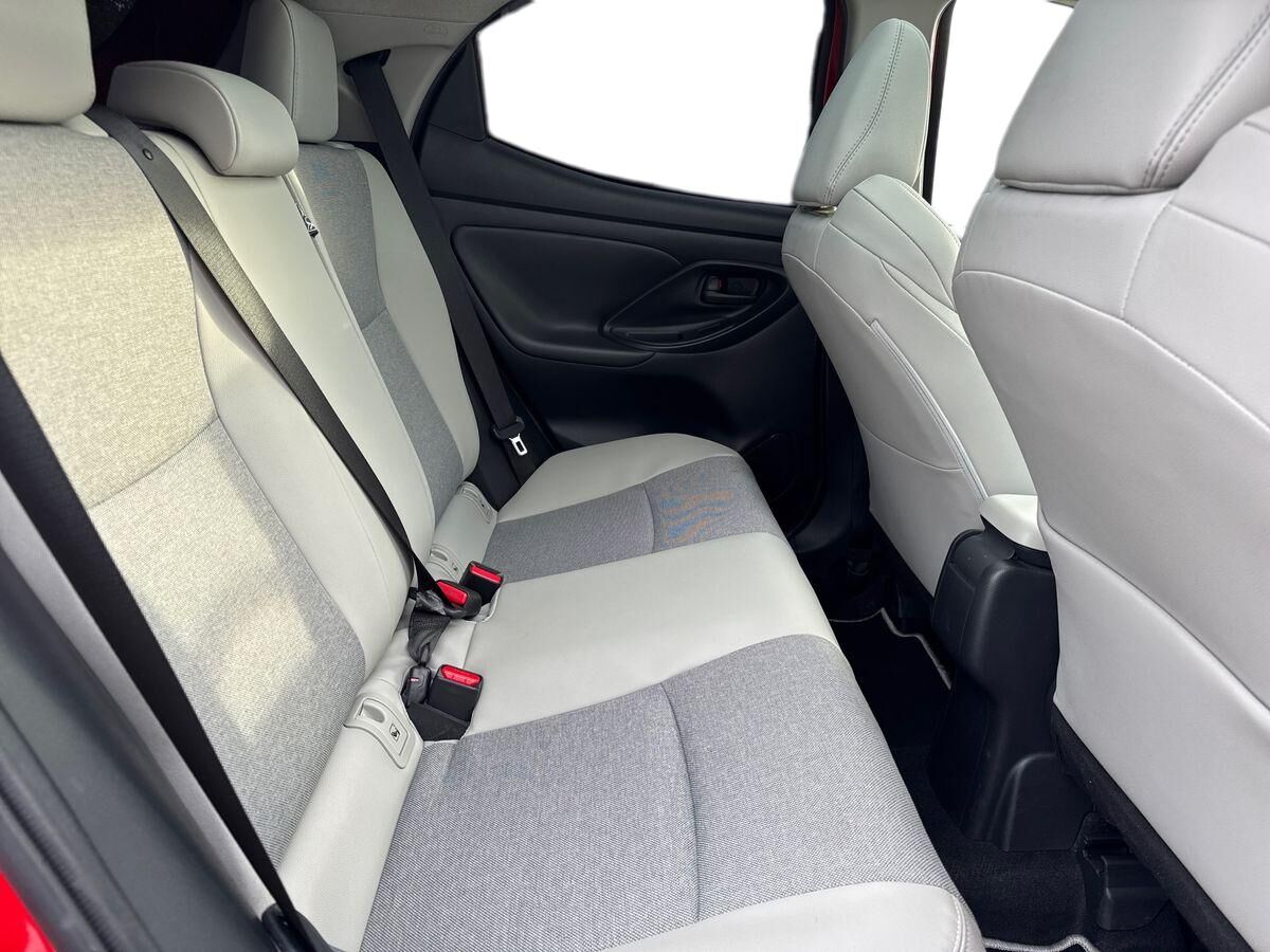 Billede af Toyota Yaris 1,5 Hybrid Elegant Panorama 116HK 5d Trinl. Gear