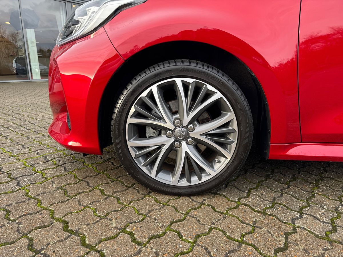 Billede af Toyota Yaris 1,5 Hybrid Elegant Panorama 116HK 5d Trinl. Gear