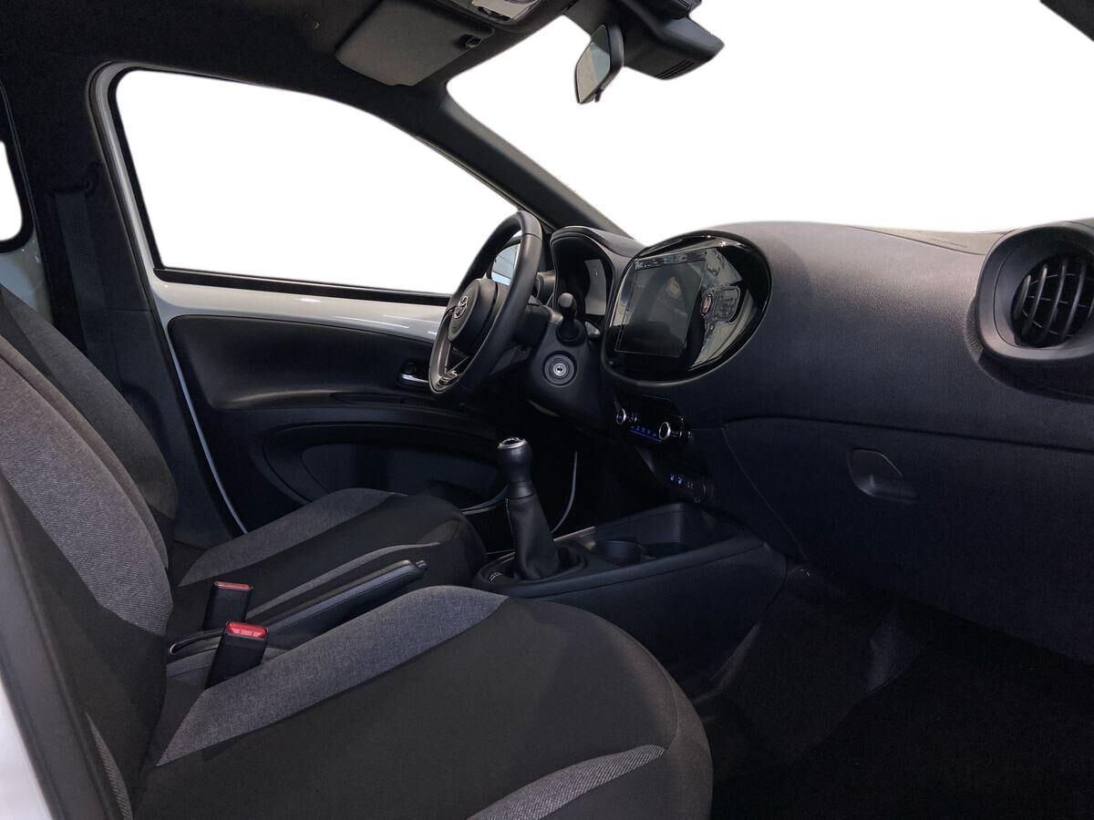 Billede af Toyota Aygo X 1,0 VVT-I Active 72HK 5d