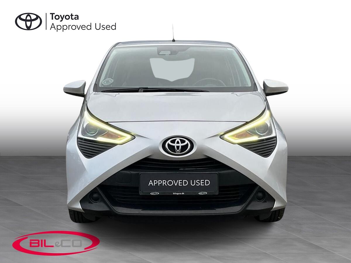 Billede af Toyota Aygo 1,0 VVT-I X-plore DAB+ Safety Sense X-Shift 72HK 5d Aut.
