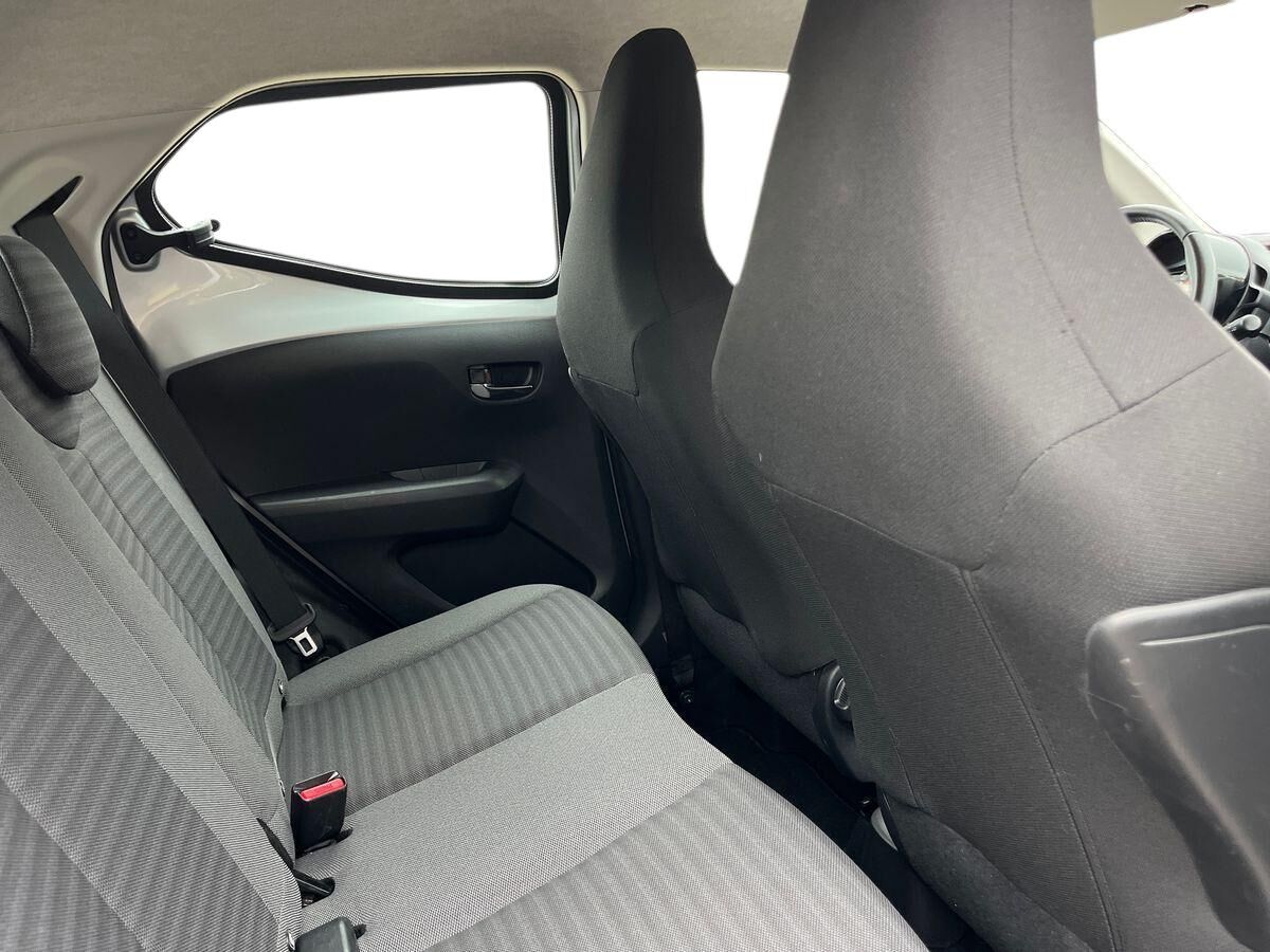 Billede af Toyota Aygo 1,0 VVT-I X-plore DAB+ Safety Sense X-Shift 72HK 5d Aut.