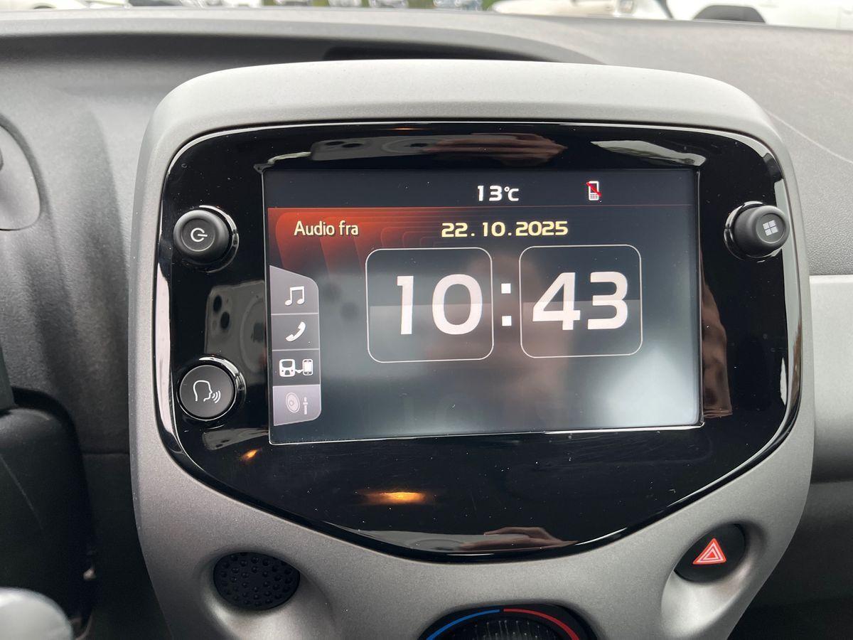 Billede af Toyota Aygo 1,0 VVT-I X-plore DAB+ Safety Sense X-Shift 72HK 5d Aut.