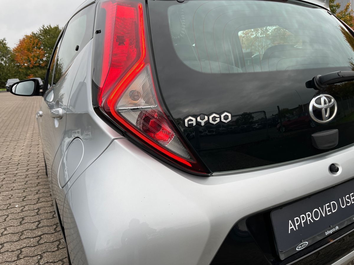 Billede af Toyota Aygo 1,0 VVT-I X-plore DAB+ Safety Sense X-Shift 72HK 5d Aut.