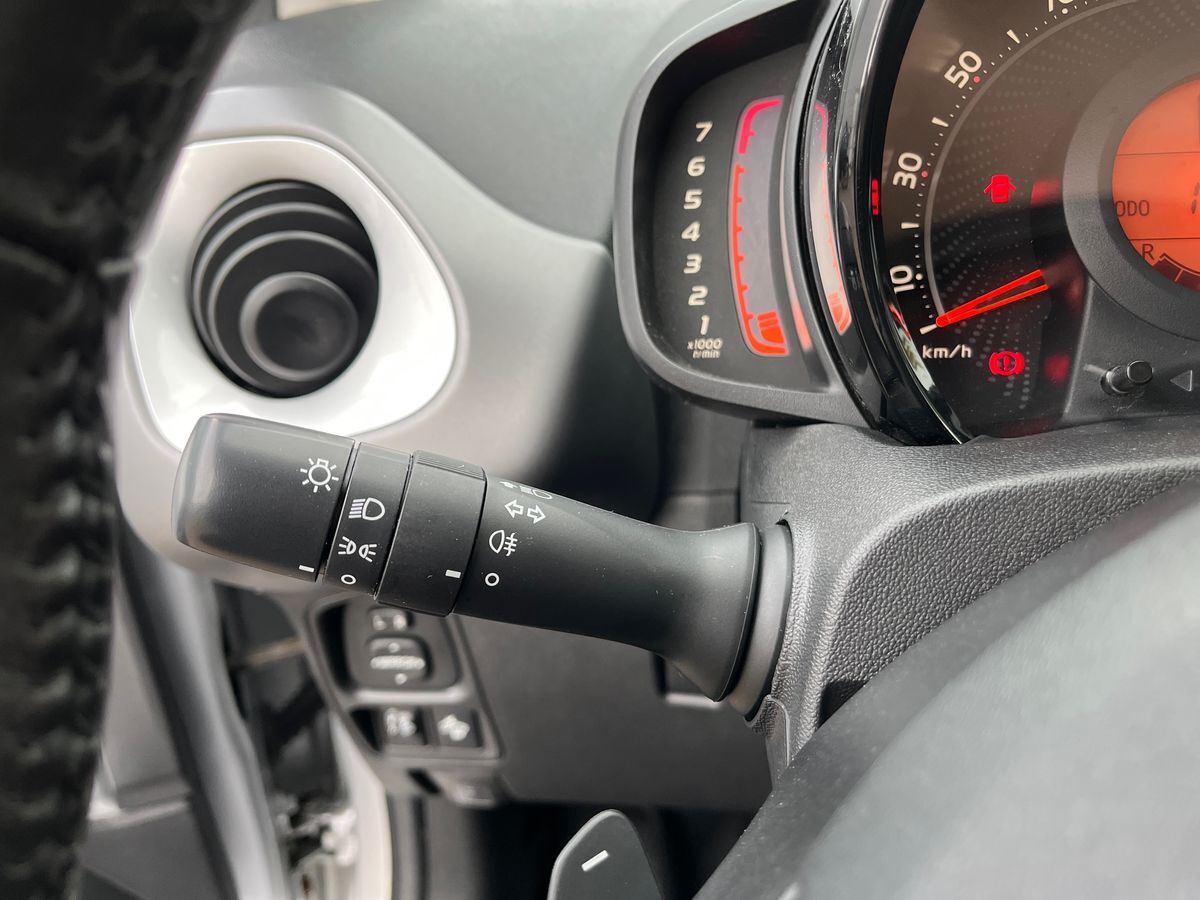 Billede af Toyota Aygo 1,0 VVT-I X-plore DAB+ Safety Sense X-Shift 72HK 5d Aut.