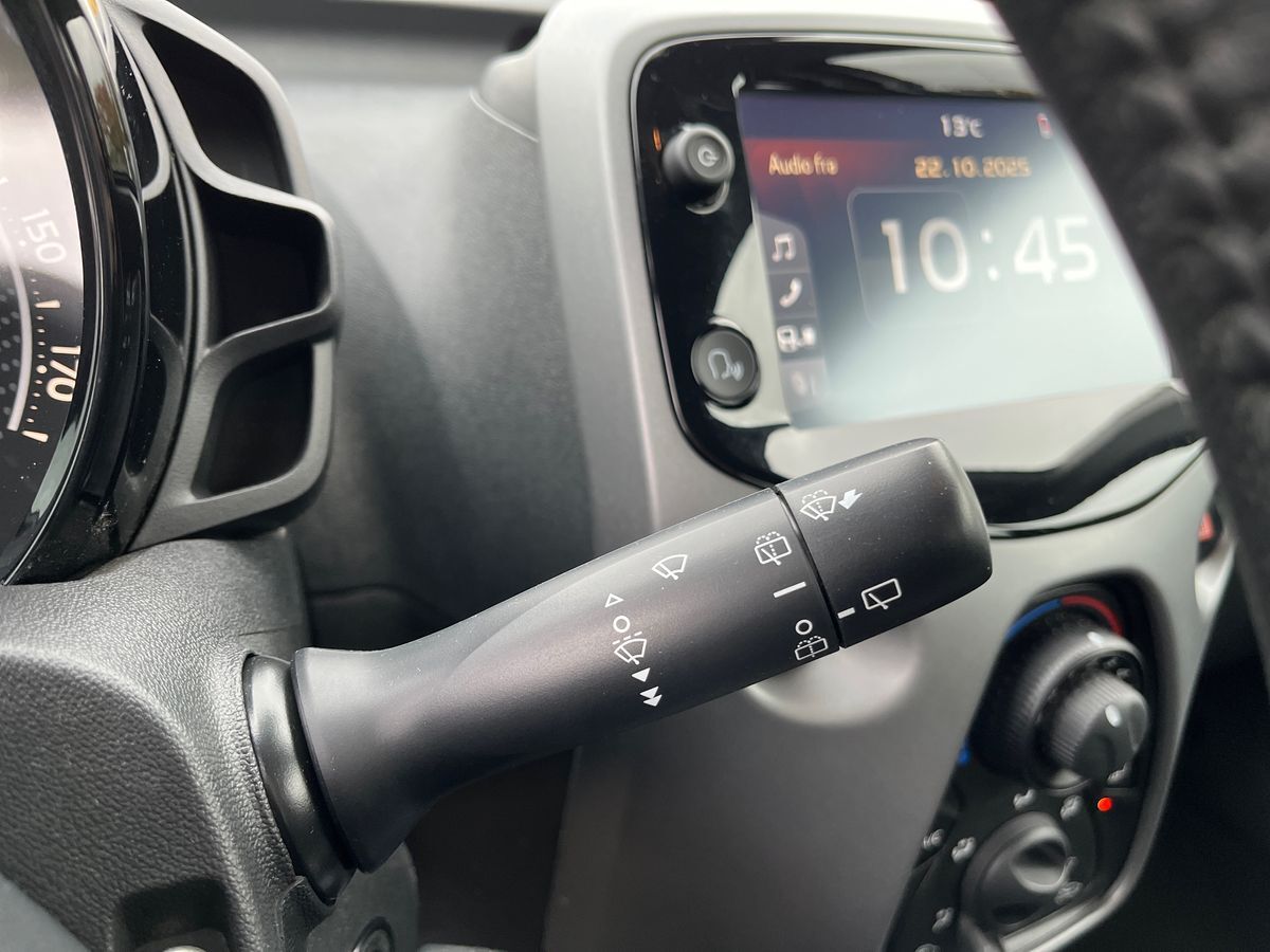 Billede af Toyota Aygo 1,0 VVT-I X-plore DAB+ Safety Sense X-Shift 72HK 5d Aut.