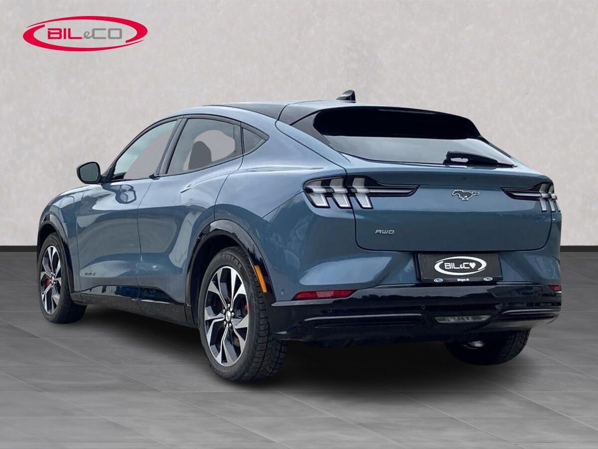 Billede af Ford Mustang Mach-E EL SR Premium AWD 269HK 5d Aut.