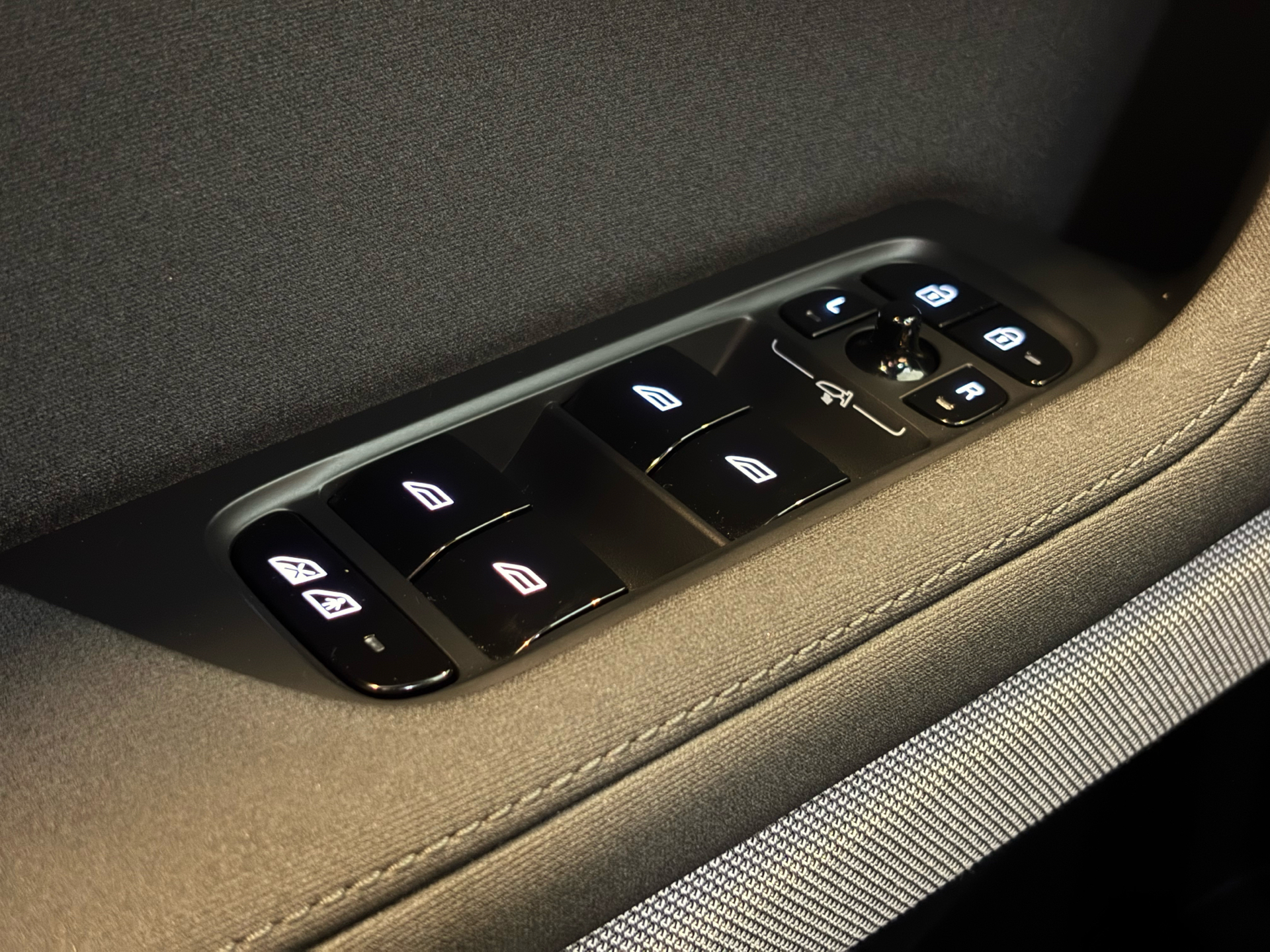 Billede af Polestar 2 EL Long range Single motor 231HK 5d Aut.