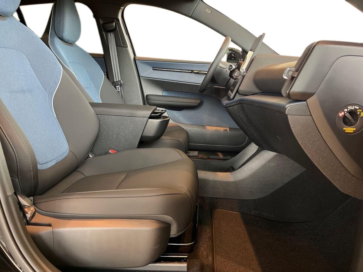 Billede af Volvo EX30 Single Motor Extended Range Core 272HK 5d Aut.