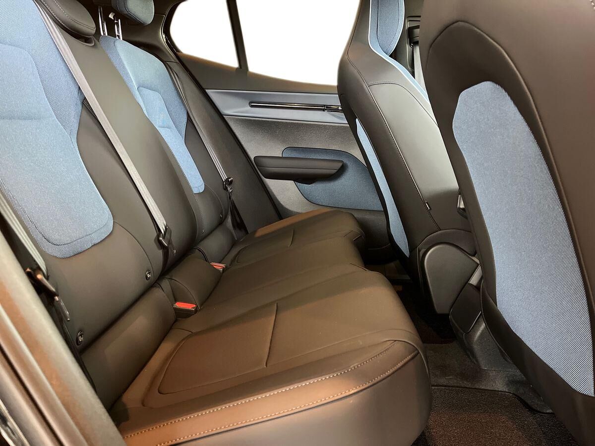 Billede af Volvo EX30 Single Motor Extended Range Core 272HK 5d Aut.