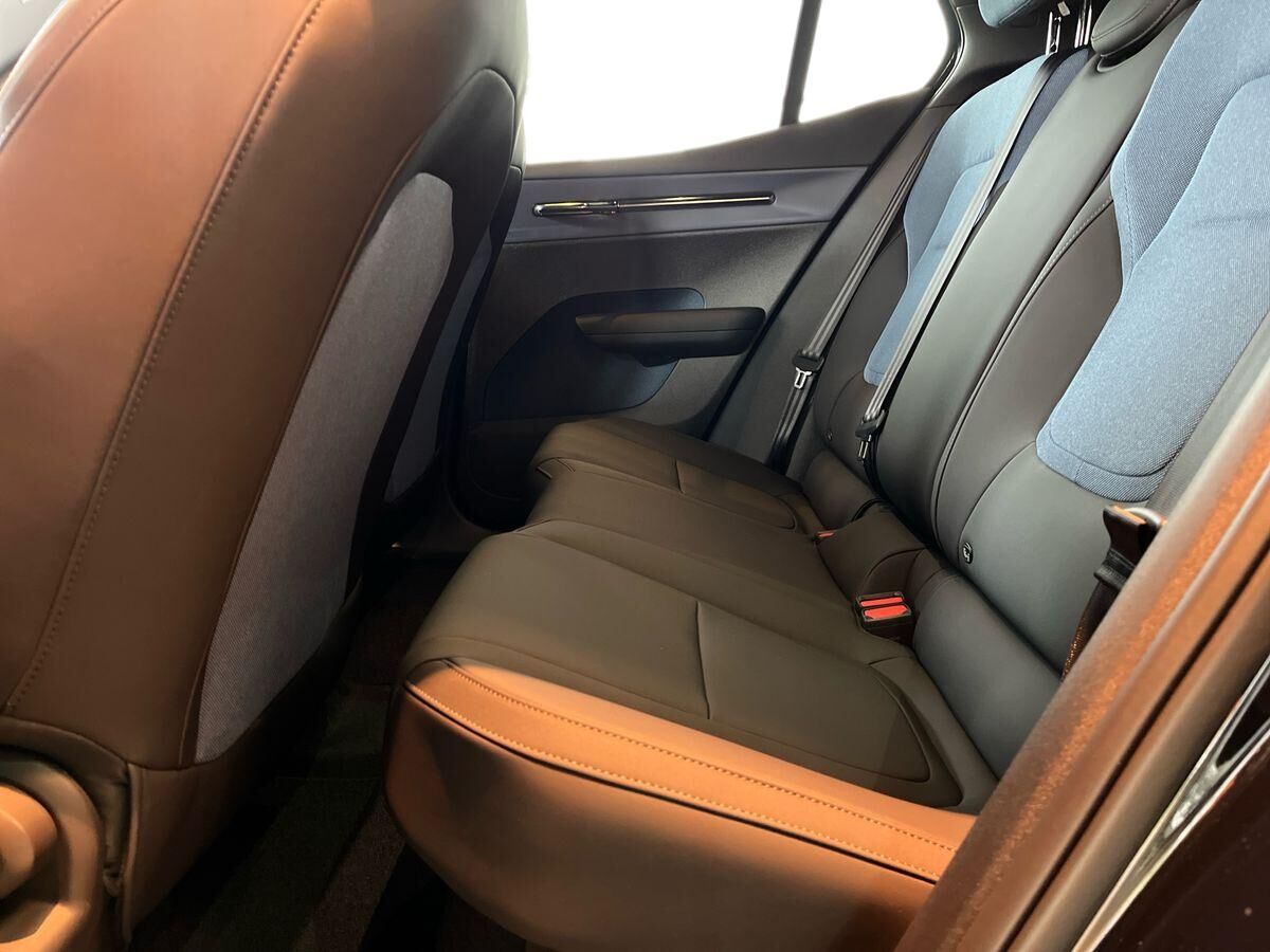 Billede af Volvo EX30 Single Motor Extended Range Core 272HK 5d Aut.