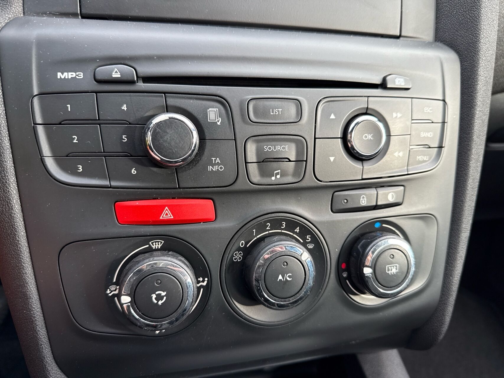 Billede af Citroën C4 1,4 VTi Attraction 95HK 5d