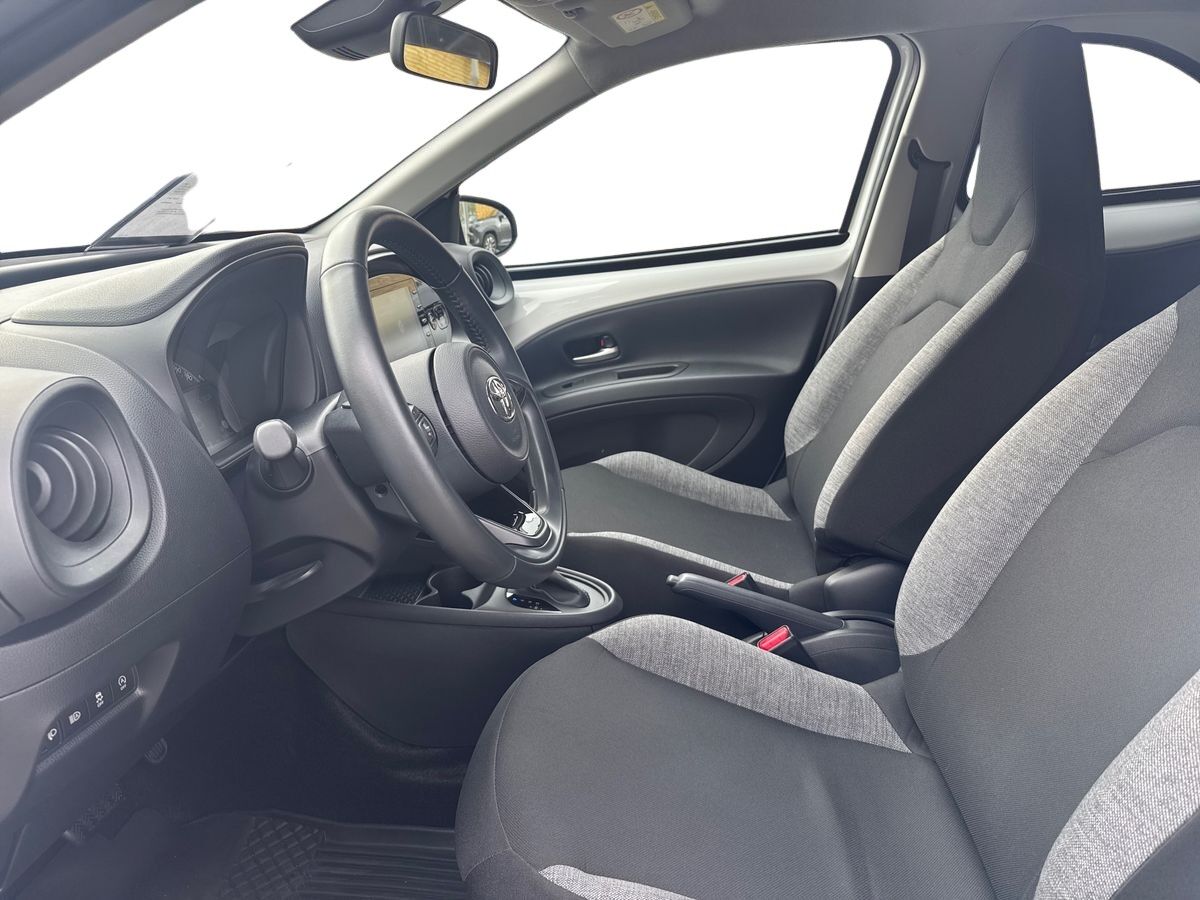 Billede af Toyota Aygo X 1,0 VVT-I Active 72HK 5d Aut.