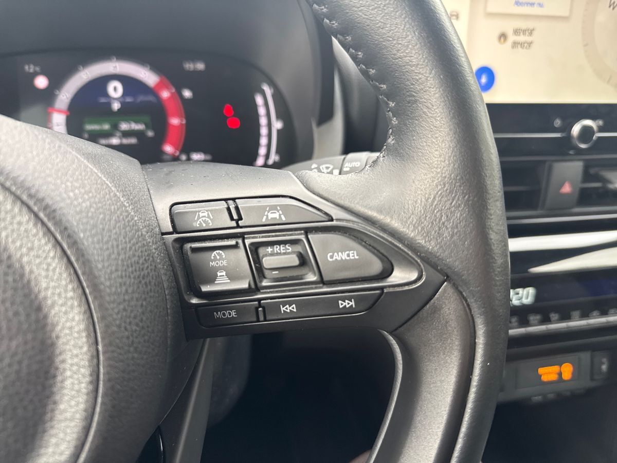 Billede af Toyota Yaris Cross 1,5 Hybrid Style Comfort 116HK 5d Trinl. Gear