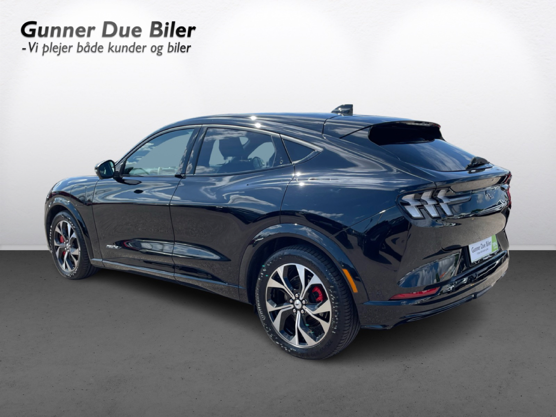 Billede af Ford Mustang Mach-E EL UR Premium AWD 351HK 5d Aut.