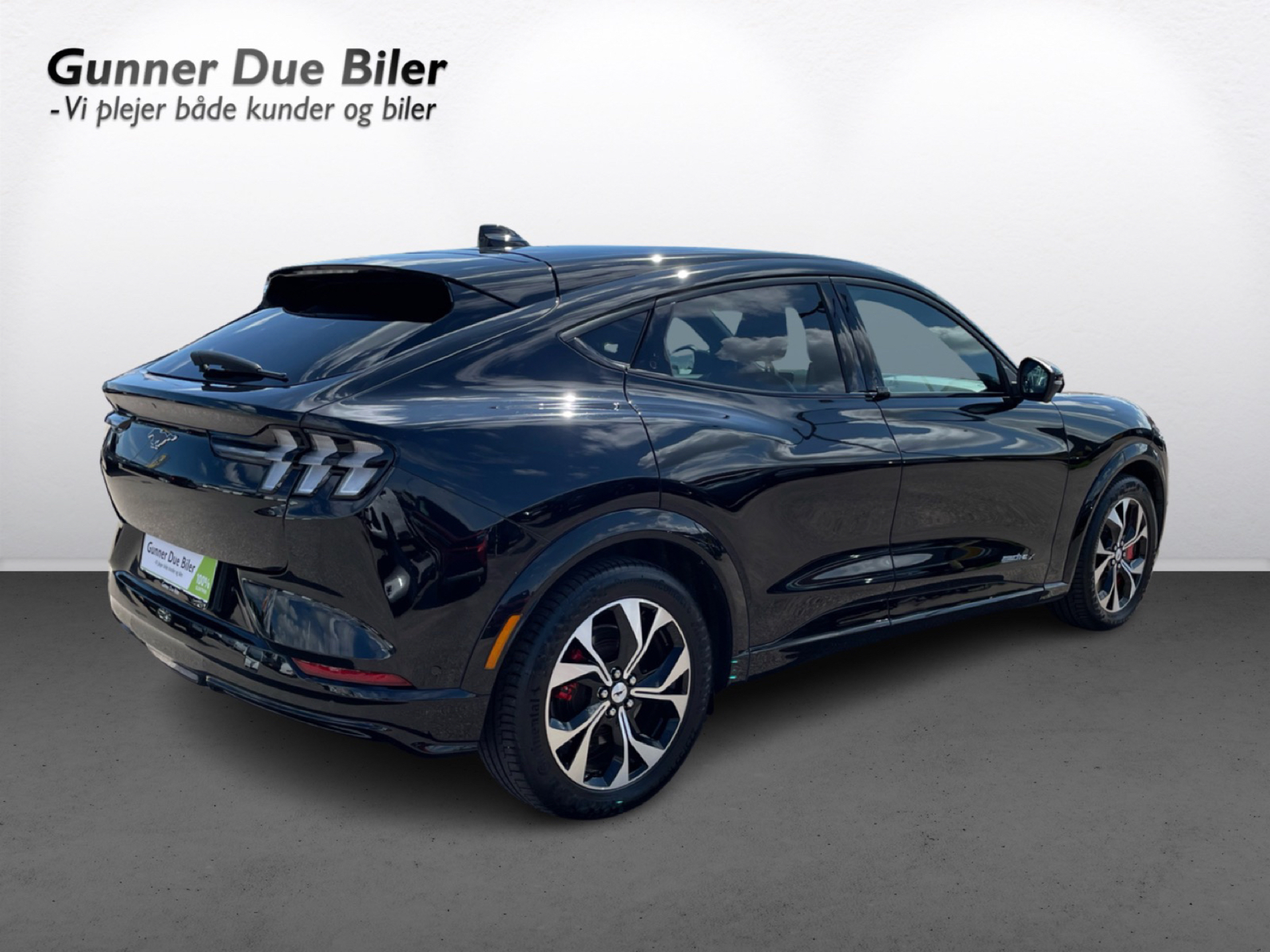 Billede af Ford Mustang Mach-E EL UR Premium AWD 351HK 5d Aut.