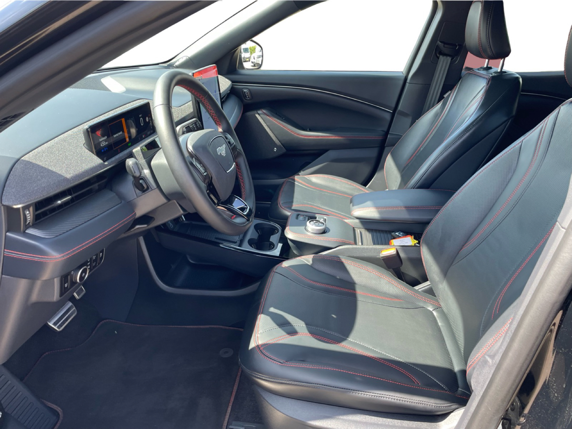 Billede af Ford Mustang Mach-E EL UR Premium AWD 351HK 5d Aut.