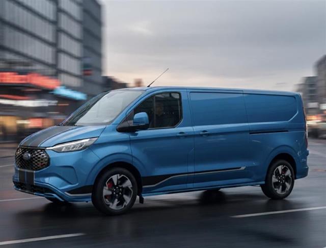 Billede af Ford E-Transit Custom 340 L2H1 EL Sport 218HK Van Aut.