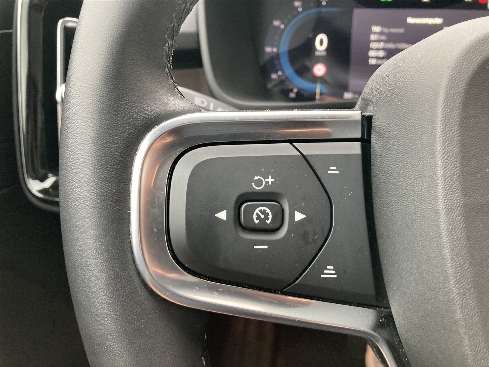 Billede af Volvo XC40 Recharge Twin Engine Plus AWD 408HK 5d Aut.