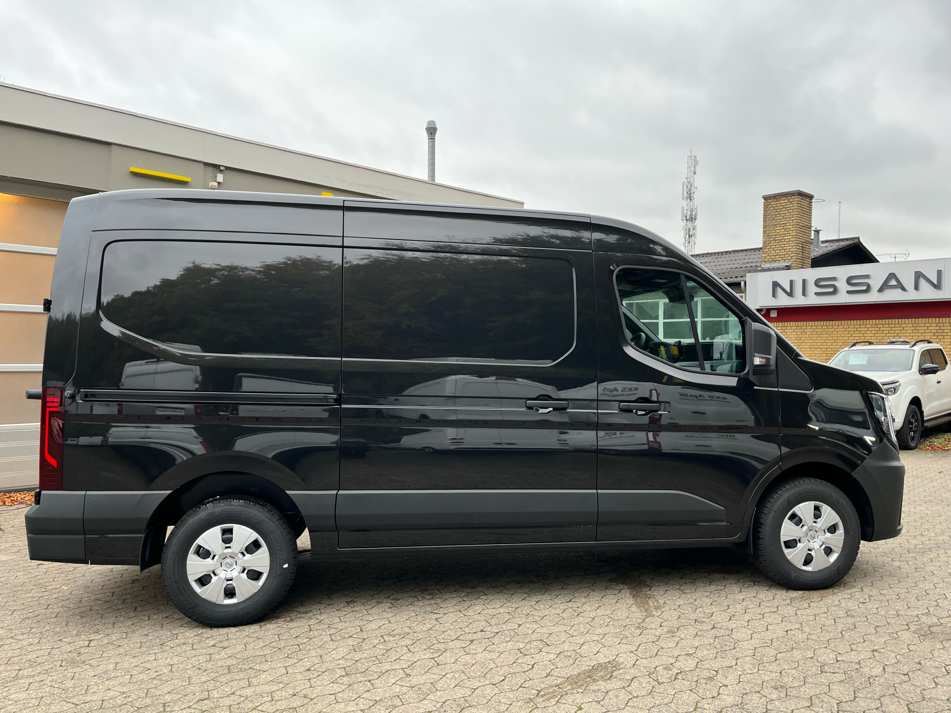Billede af Nissan Interstar L2H2 2,0 DCi N-Connecta 150HK Van 9g Aut.
