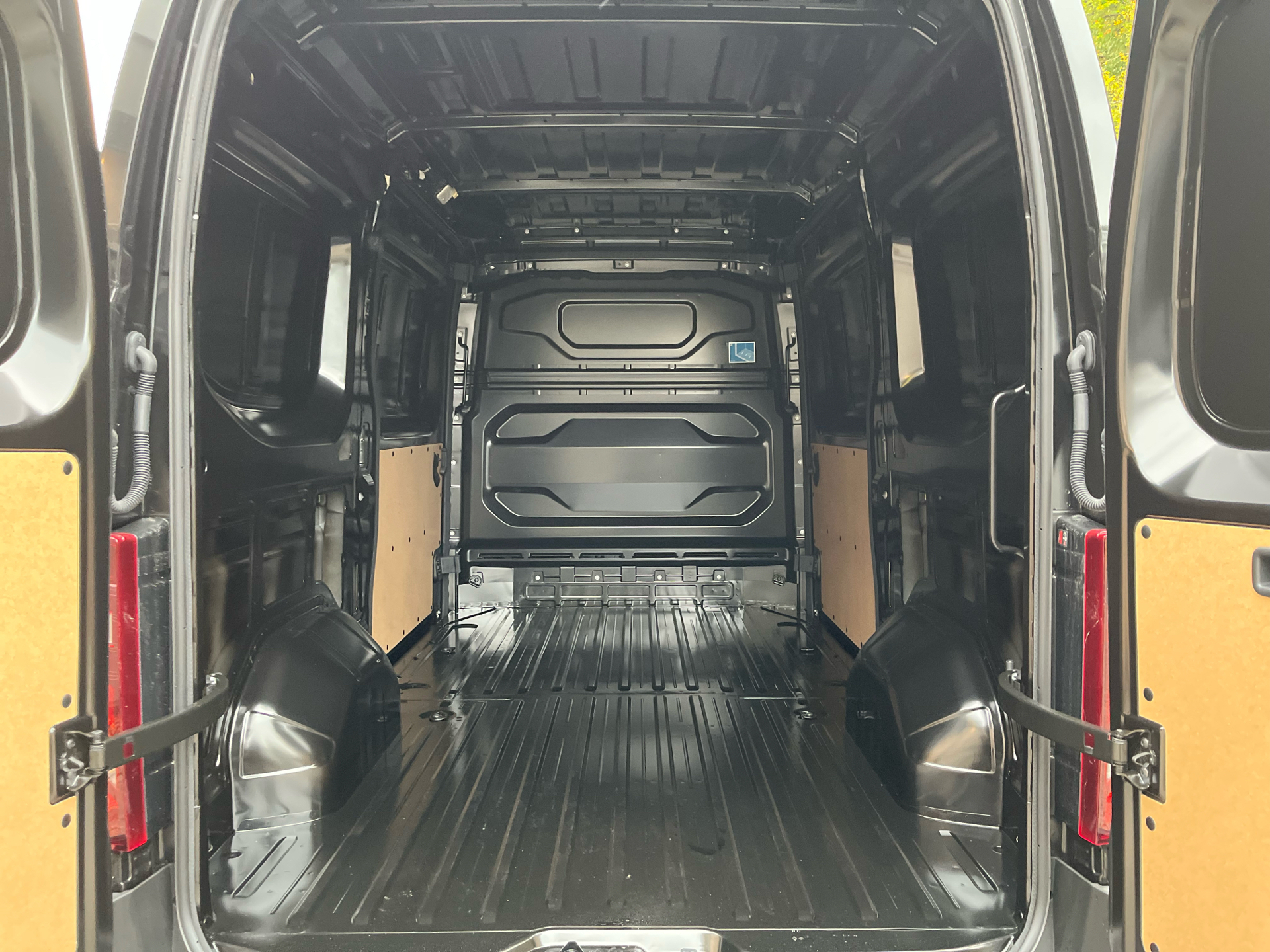 Billede af Nissan Interstar L2H2 2,0 DCi N-Connecta 150HK Van 9g Aut.