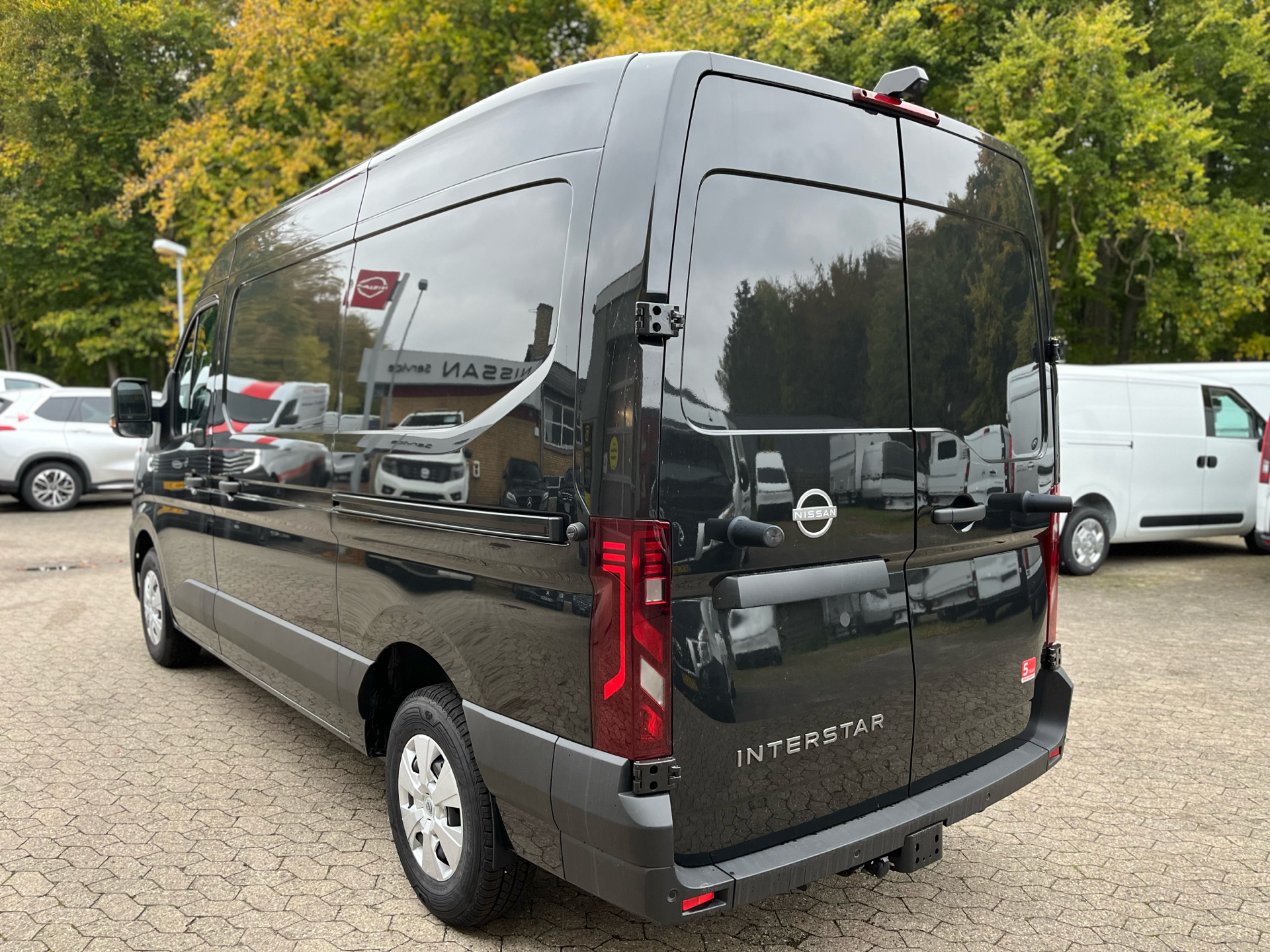 Billede af Nissan Interstar L2H2 2,0 DCi N-Connecta 150HK Van 9g Aut.