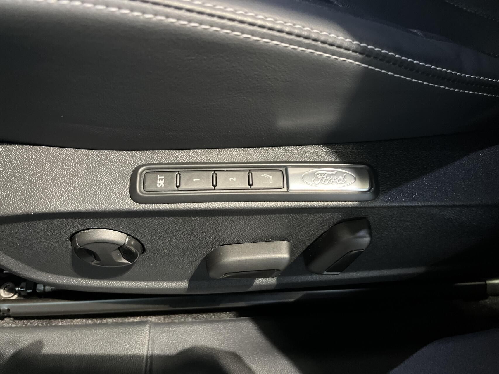 Billede af Ford Explorer EL UR Premium AWD 340HK 5d Aut.