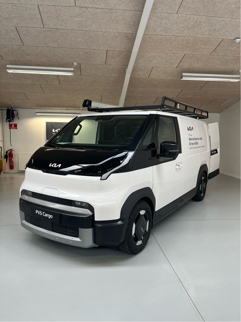 Billede af Kia PV5 Cargo L2H1 EL Standard Range Work 121HK Van Aut.
