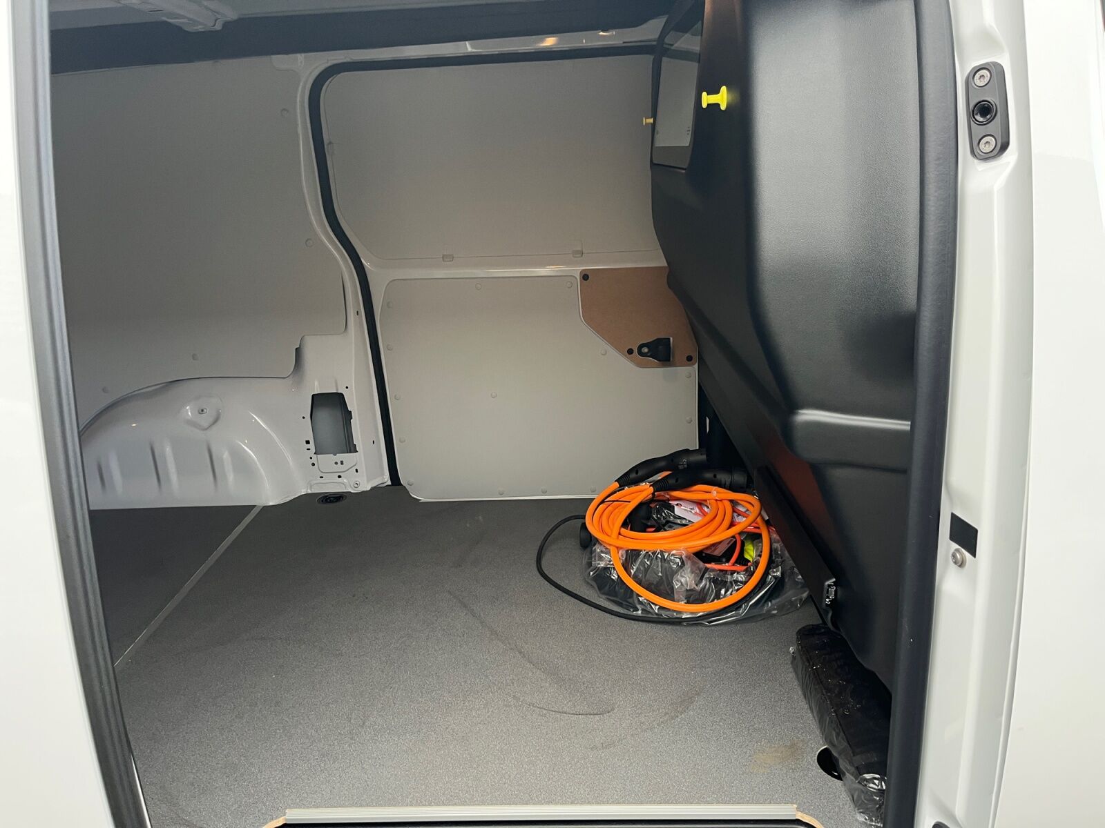 Billede af Toyota Proace Electric Long EL Comfort Master m/ 2 Skydedøre 136HK Van Aut.