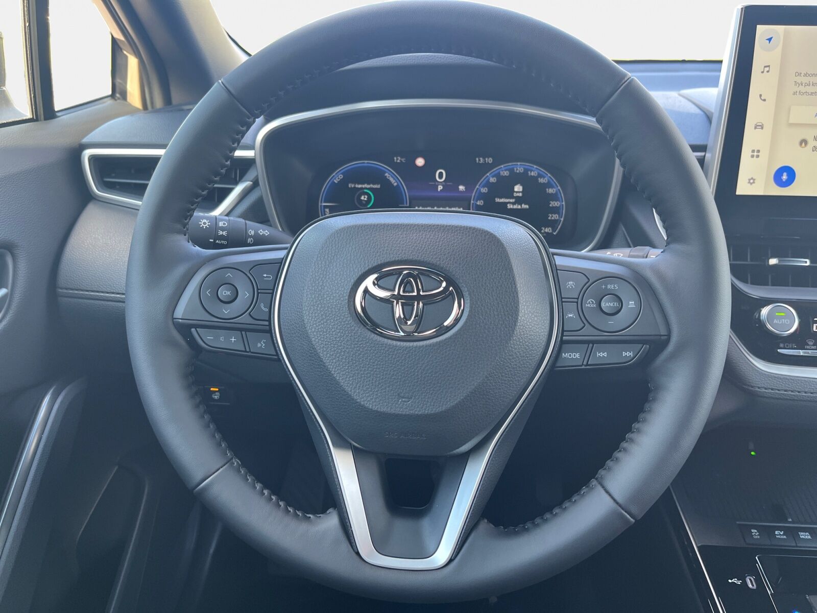 Billede af Toyota Corolla Cross 1.8 hybrid (140 hk) SUV aut. gear Style