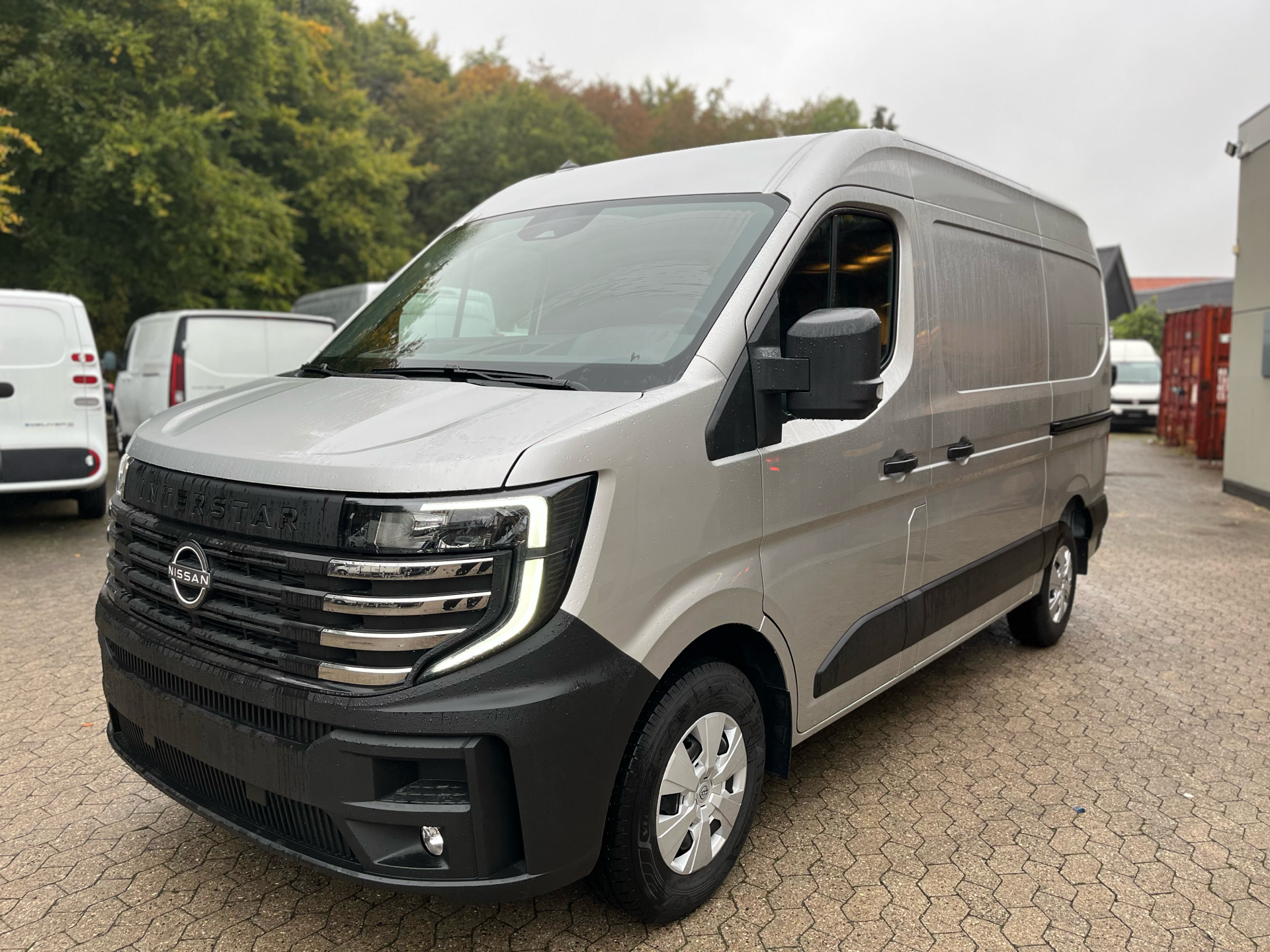 Billede af Nissan Interstar L2H2 2,0 DCi N-Connecta 150HK Van 9g Aut.