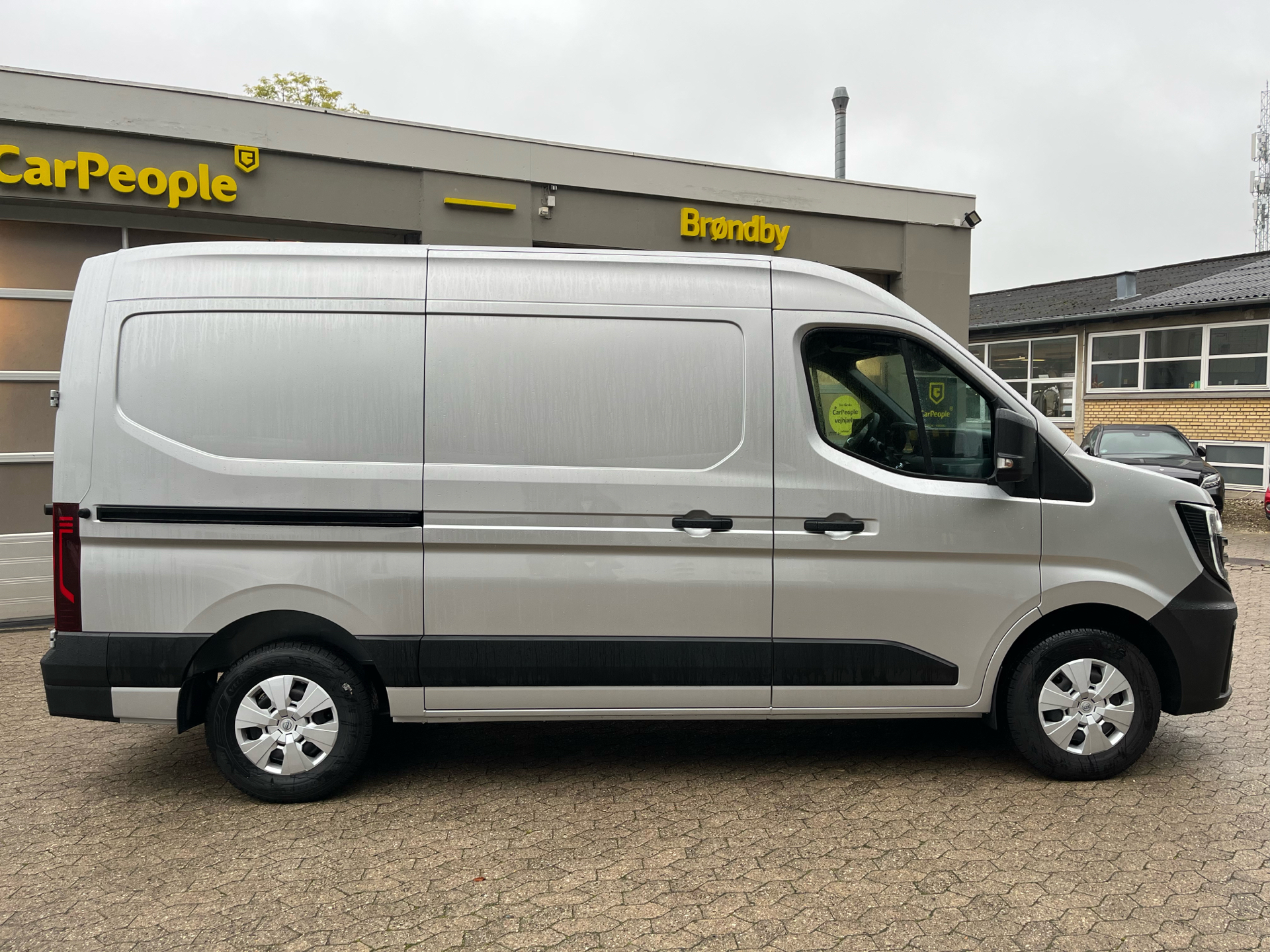 Billede af Nissan Interstar L2H2 2,0 DCi N-Connecta 150HK Van 9g Aut.