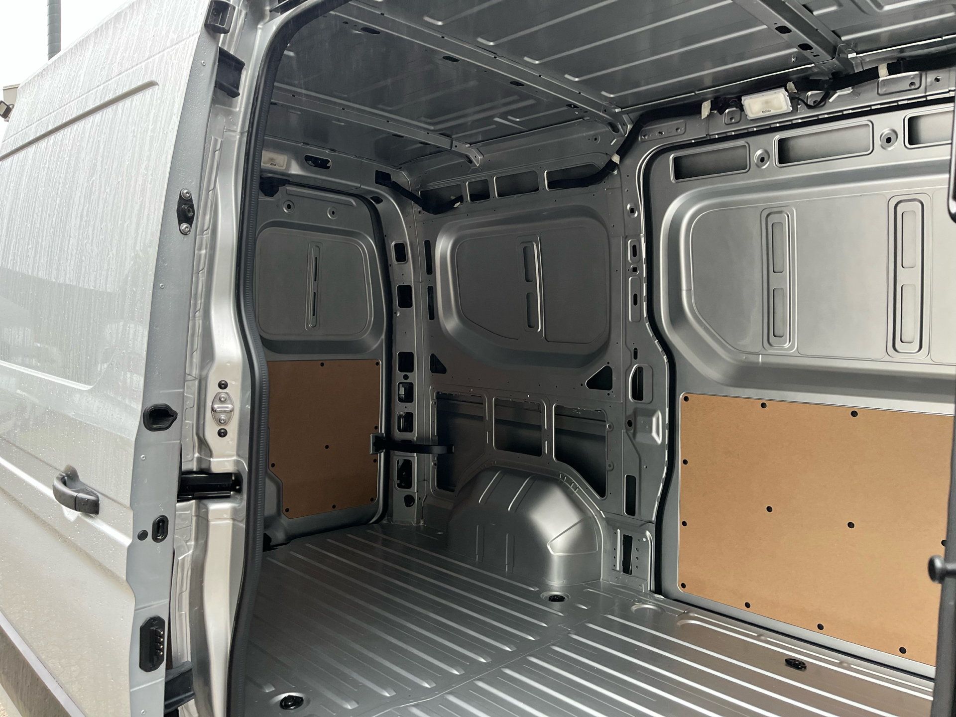 Billede af Nissan Interstar L2H2 2,0 DCi N-Connecta 150HK Van 9g Aut.