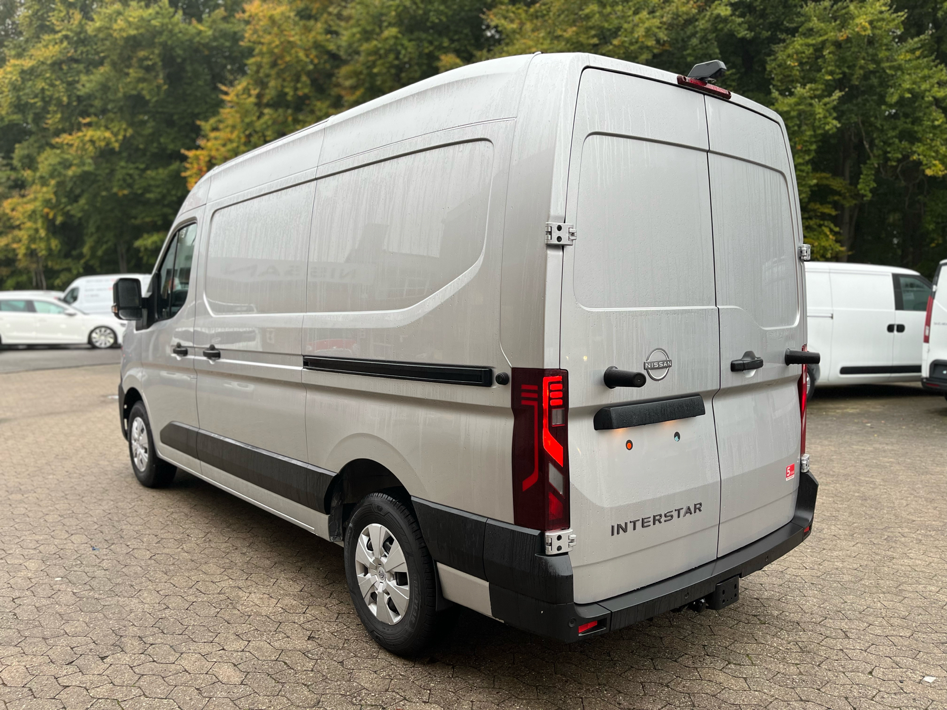 Billede af Nissan Interstar L2H2 2,0 DCi N-Connecta 150HK Van 9g Aut.