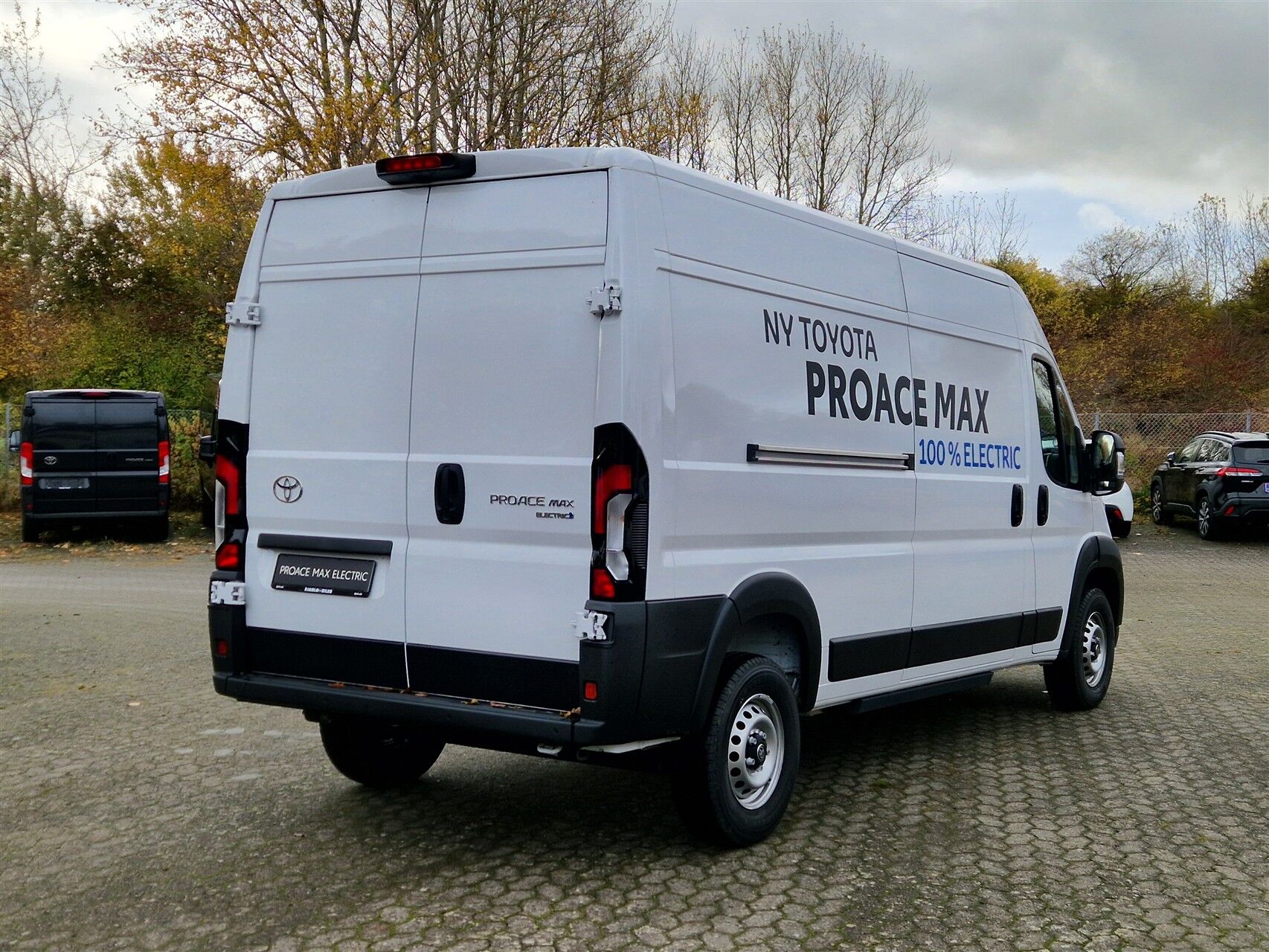 Billede af Toyota Proace Max Electric 110 kWh Long/En skydedør m. højt tag aut. gear Comfort Master